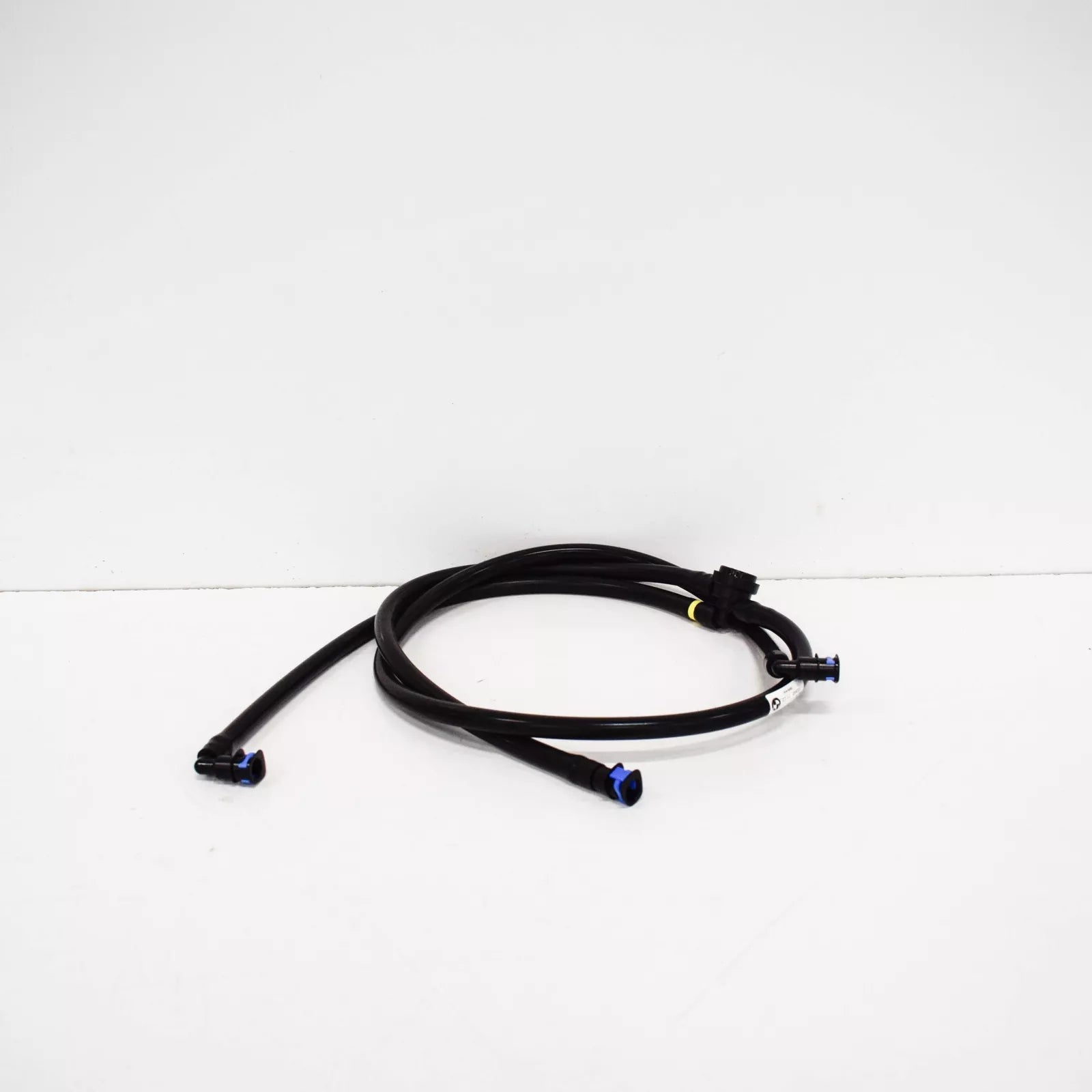 NEW BMW 1 E88 FRONT HEADLIGHT WASHER HOSE LINE 61677179469 ORIGINAL