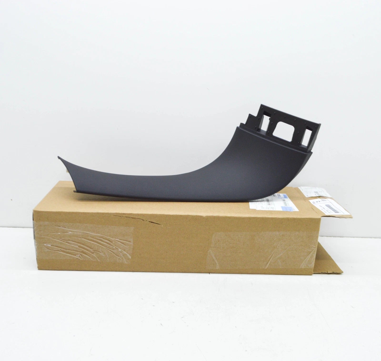 NEW BMW X5 G05 REAR LEFT TAILGATE CENTER PANEL TRIM 51497442971 ORIGINAL