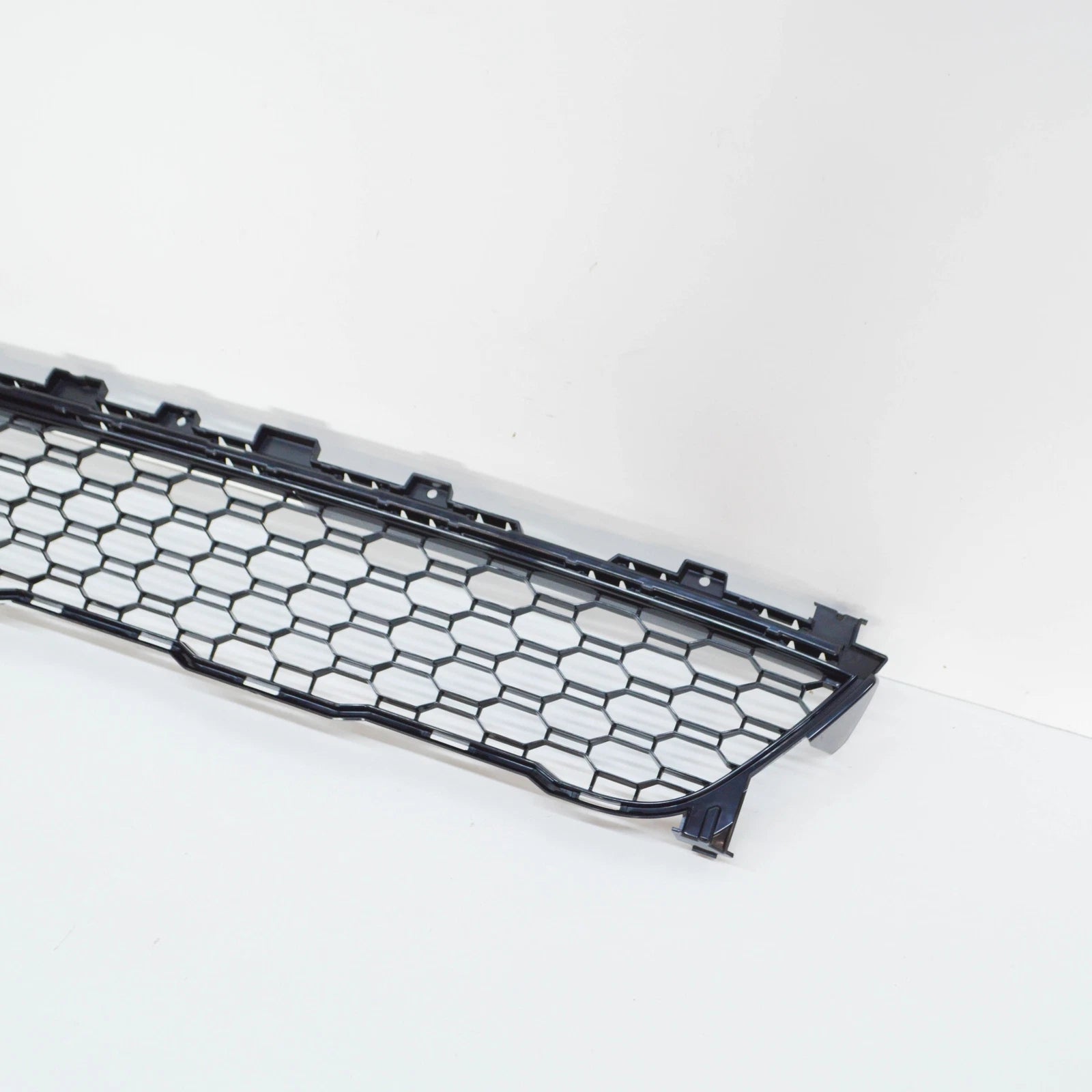 NEW BMW X7 G07 FRONT BUMPER LOWER GRILL 8069887 51118069887 ORIGINAL