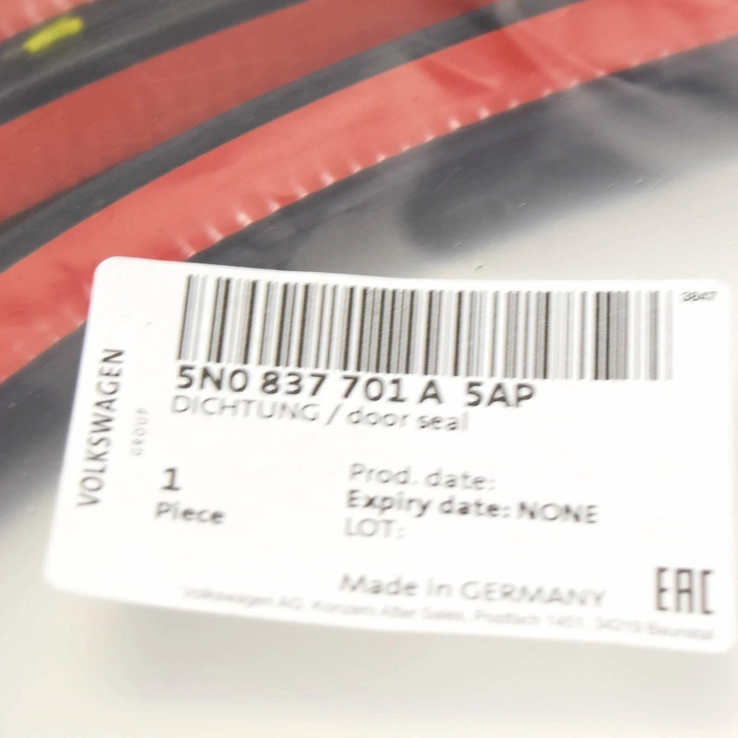 NEW VOLKSWAGEN TIGUAN MK1 FRONT LEFT DOOR SEAL OUTER 5N0837701A5AP