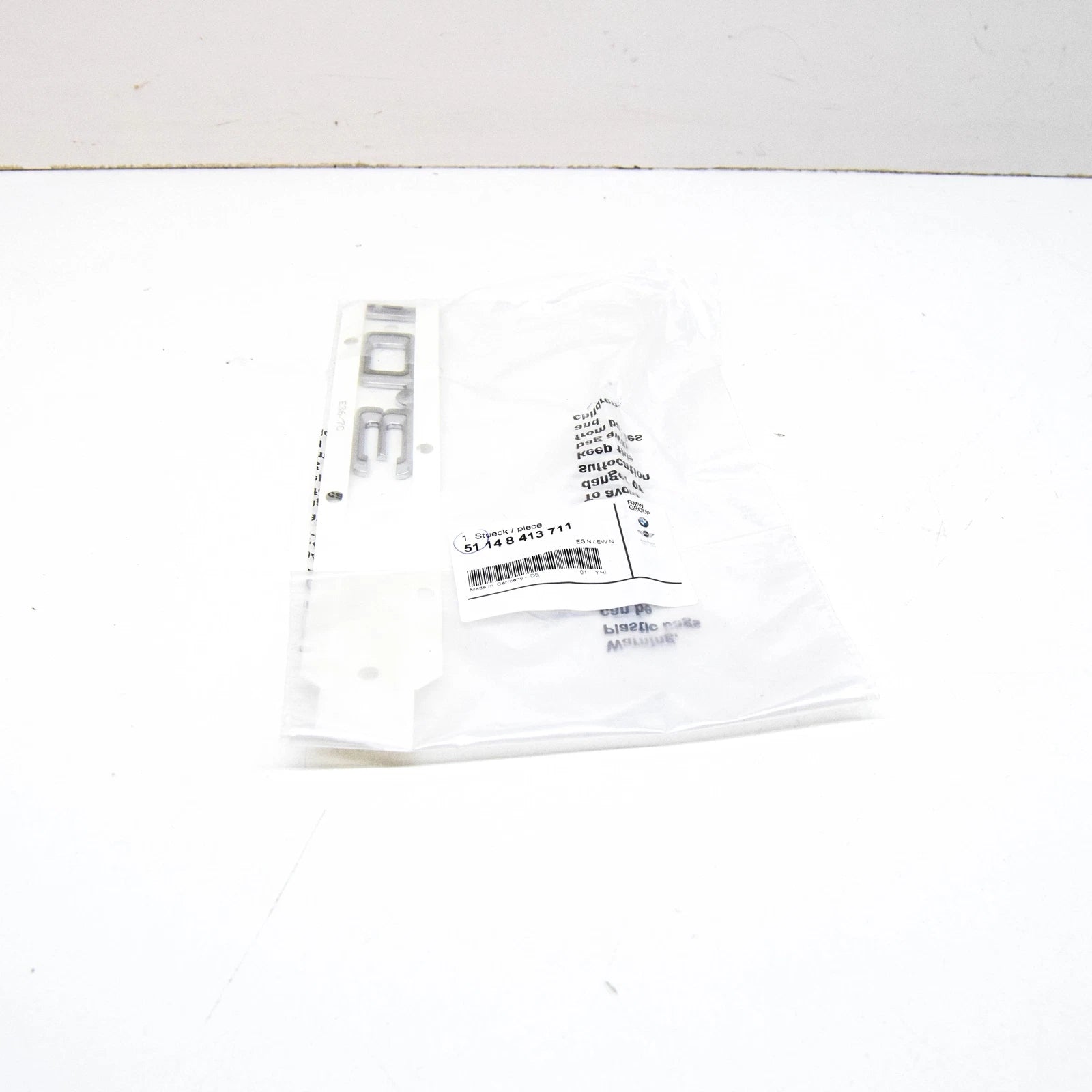 NEW BMW Z3 E36 COUPE TRUNK LID 3.0I EMBLEM BADGE 51148413711 8413711 ORIGINAL