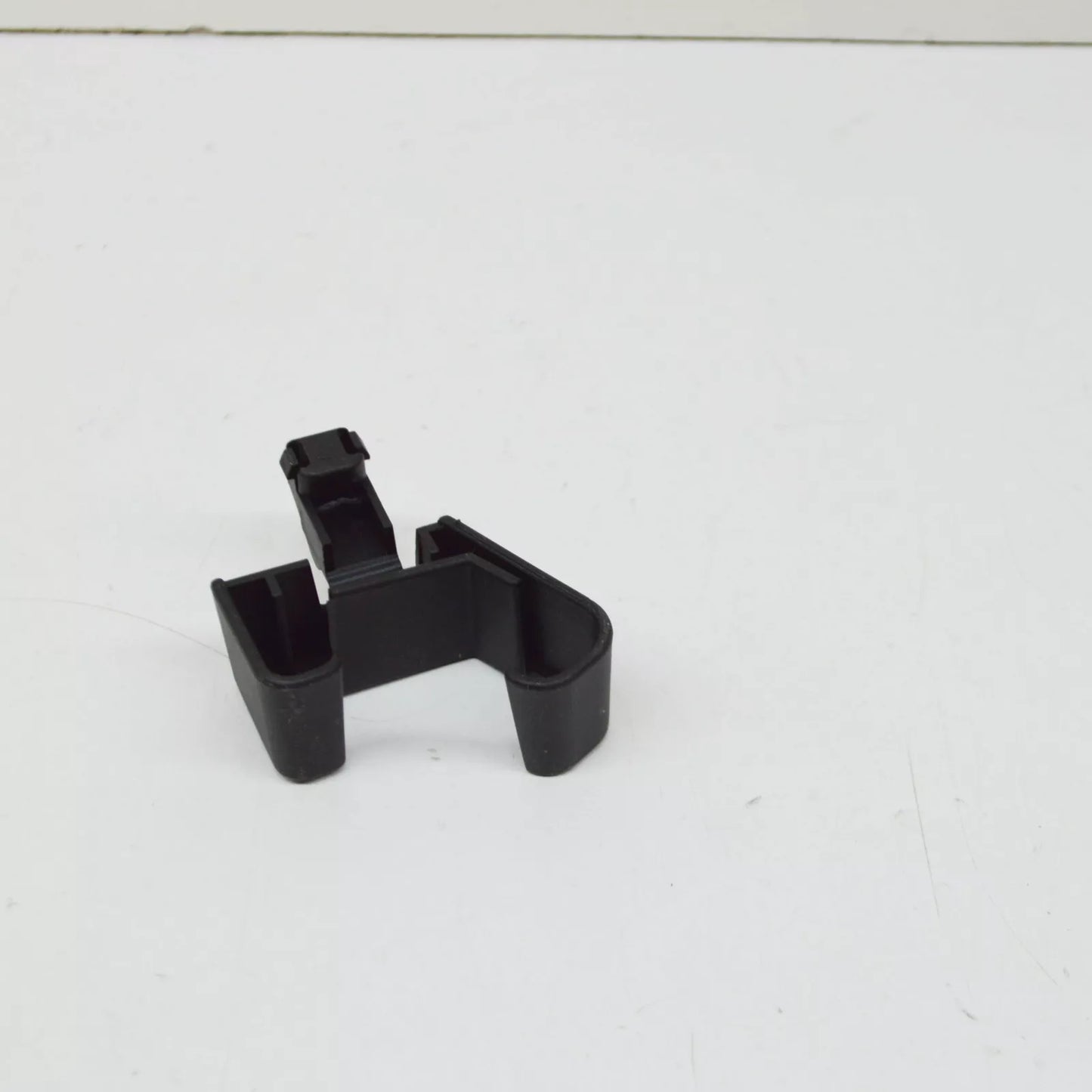 NEW AUDI A3 8P FRONT RIGHT SEAT REAR OUTER GUIDE RAIL TRIM 8P0881477B01C