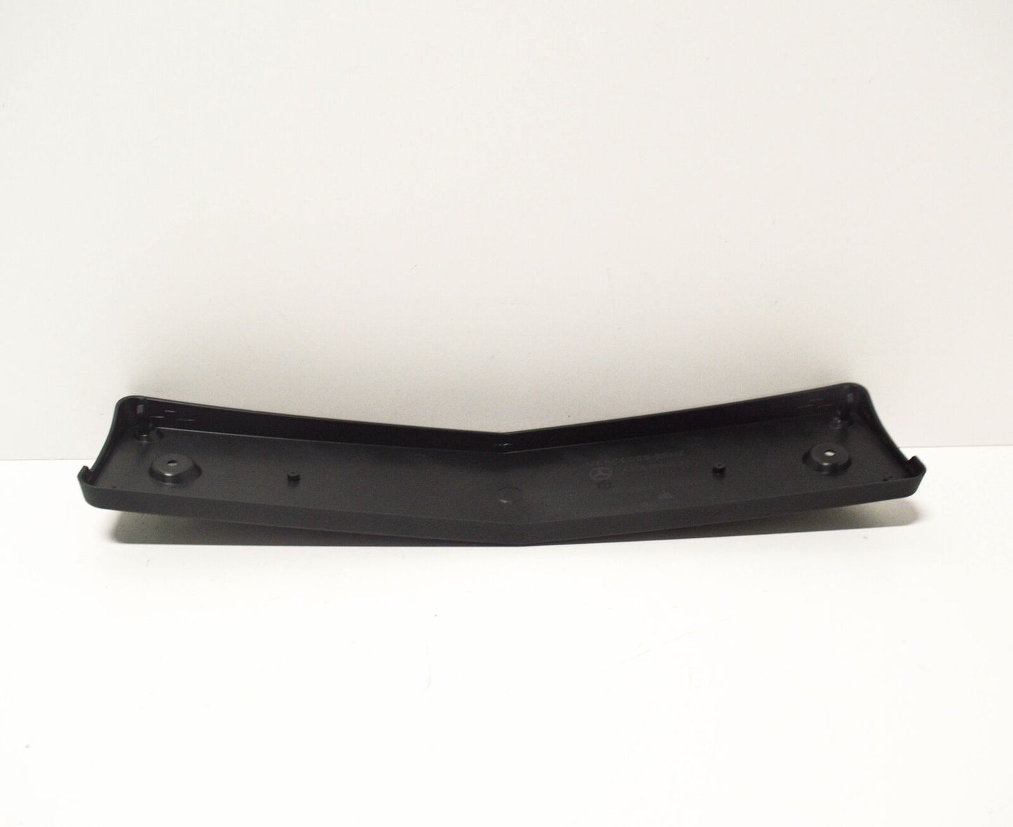 NEW MERCEDES BENZ A W176 FRONT NUMBER LICENSE PLATE HOLDER A1768850181 ORIGINAL