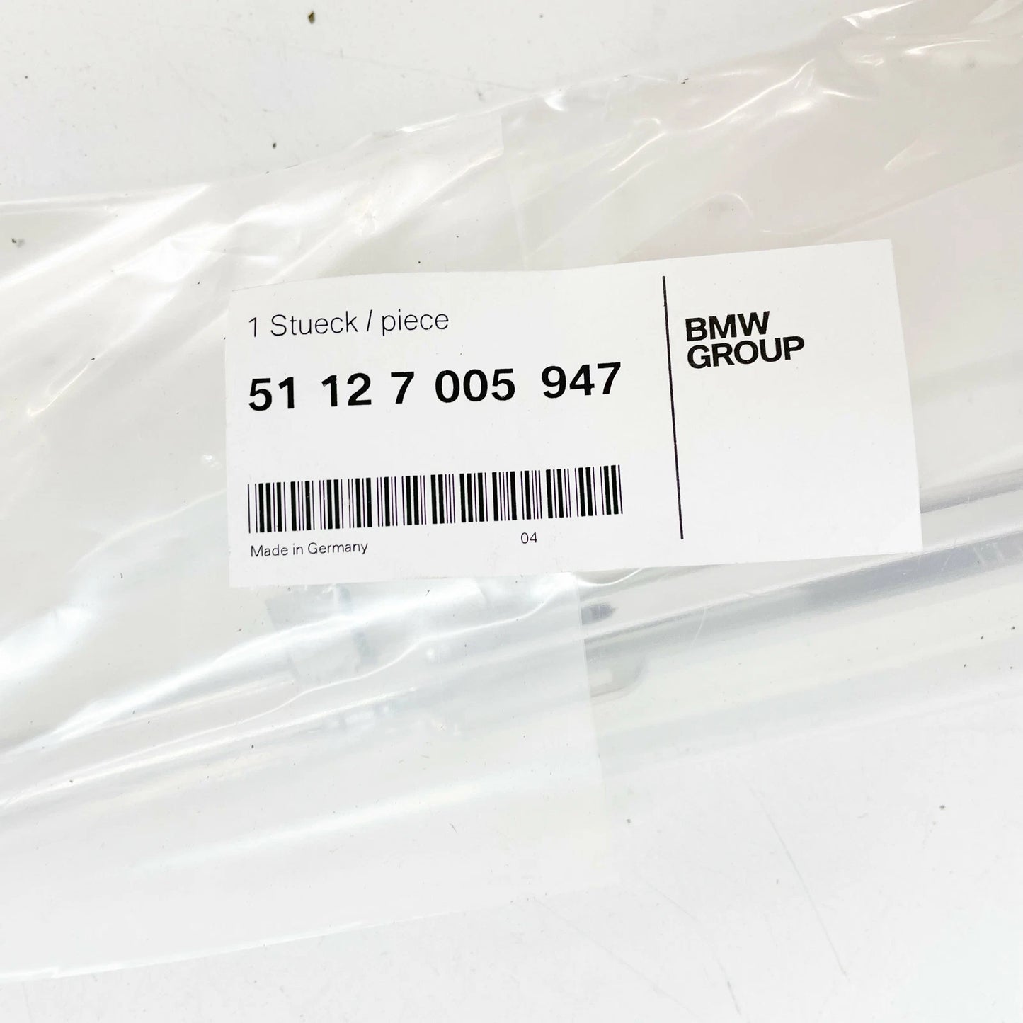 NEW BMW 5 E39 REAR BUMPER TRIM 51127005947 7005947 ORIGINAL