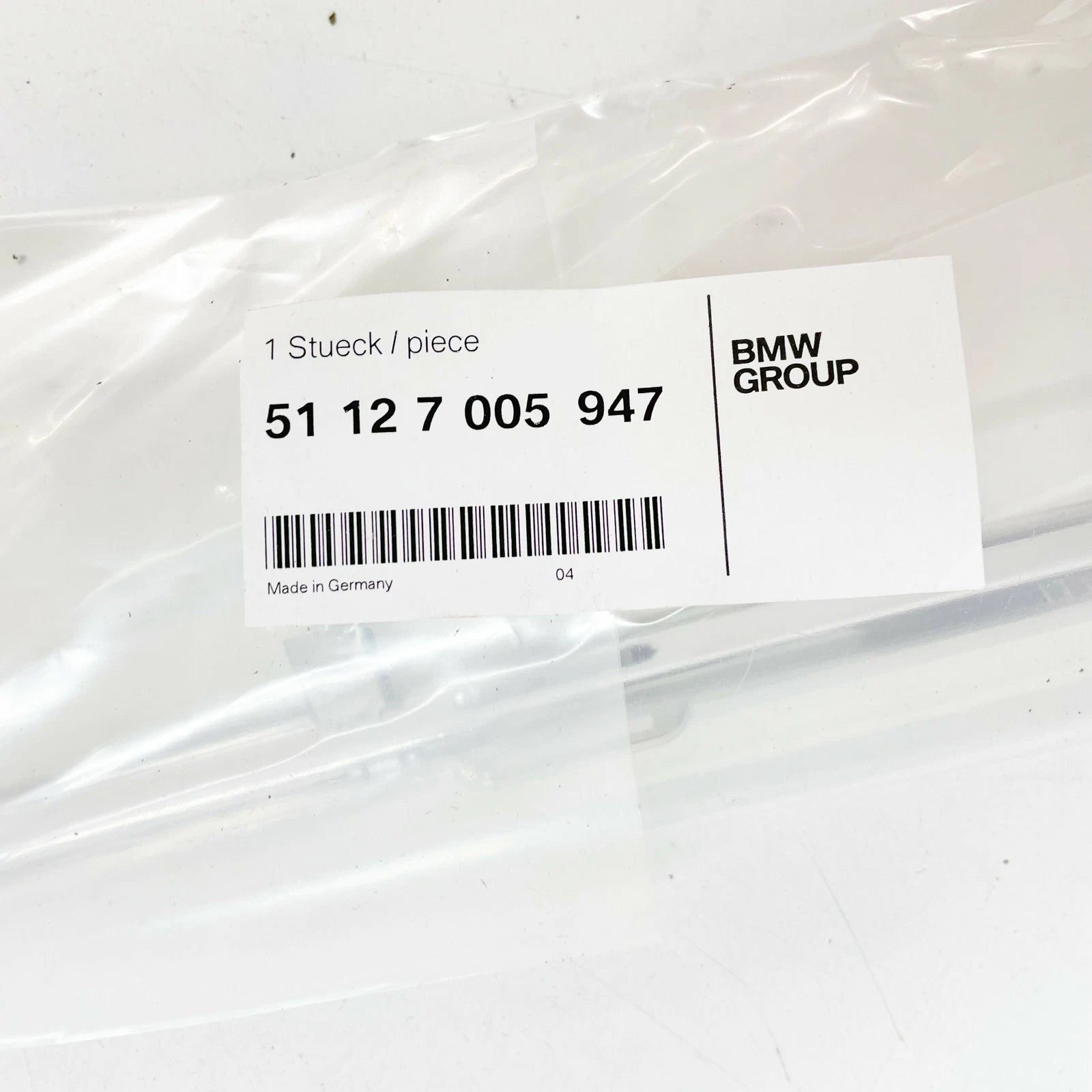 NEW BMW 5 E39 REAR BUMPER TRIM 51127005947 7005947 ORIGINAL