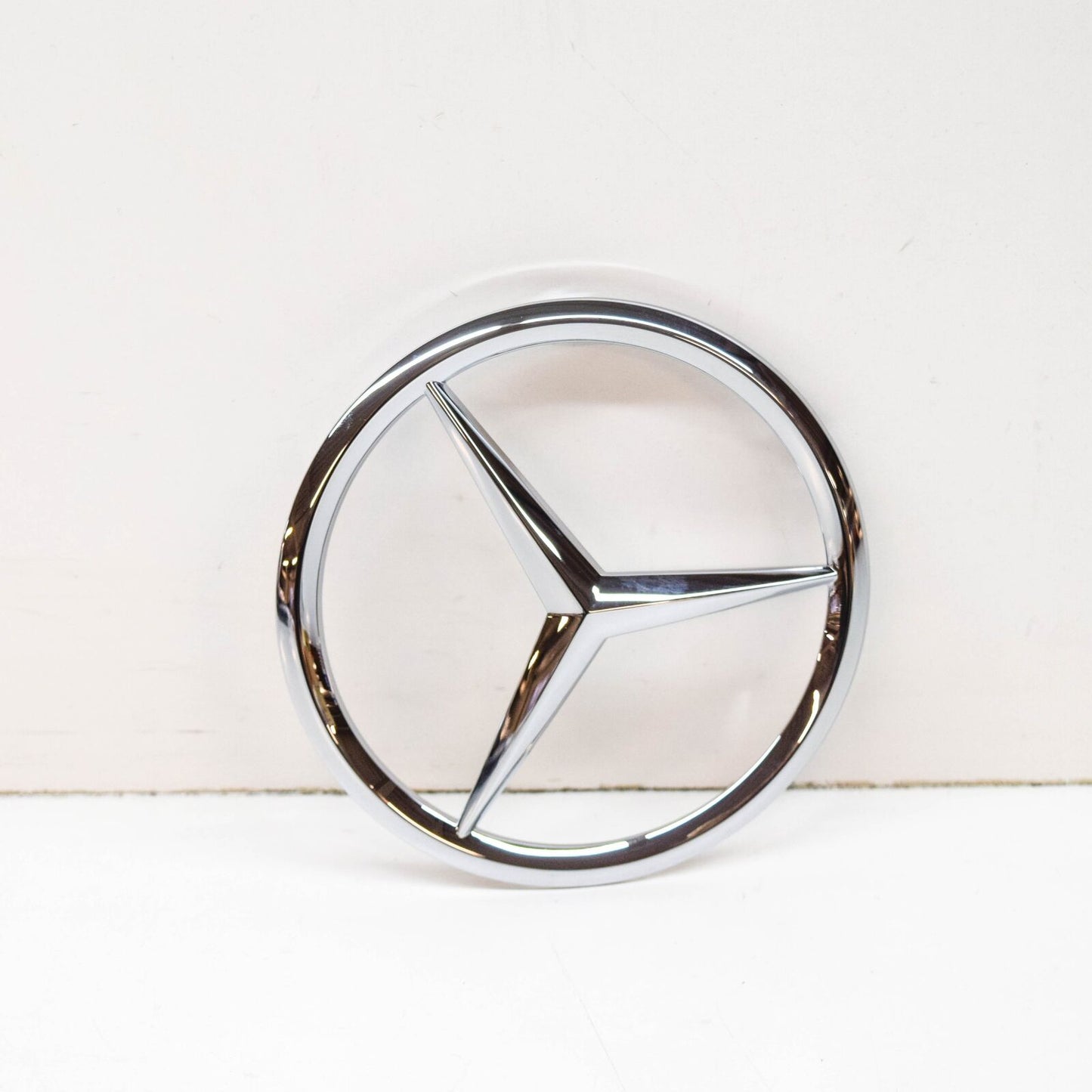 NEW MERCEDES-BENZ A W169 FRONT MERCEDES STAR A1698880186 ORIGINAL