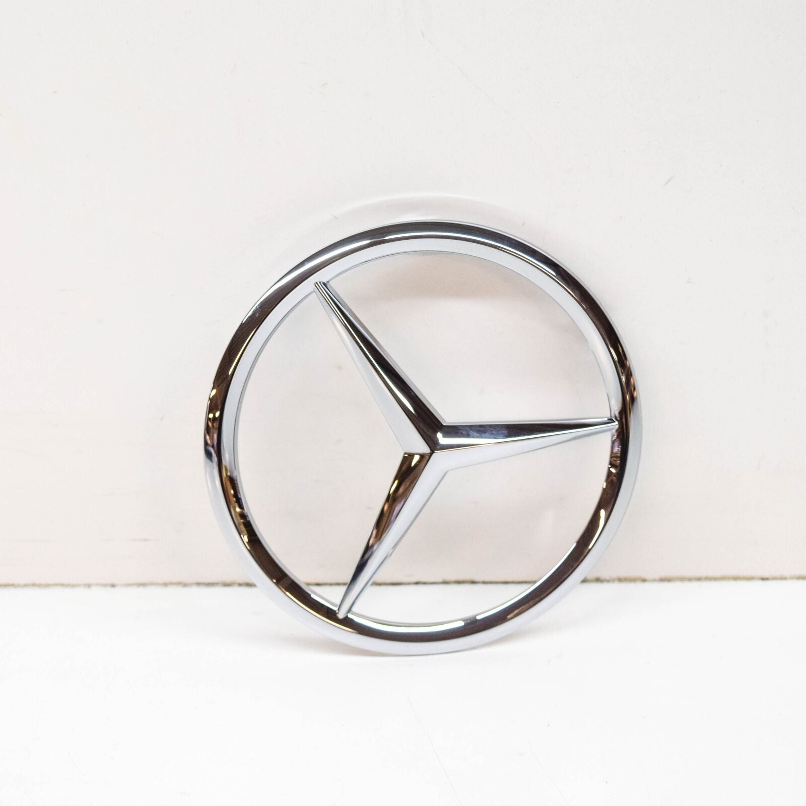 NEW MERCEDES-BENZ A W169 FRONT MERCEDES STAR A1698880186 ORIGINAL