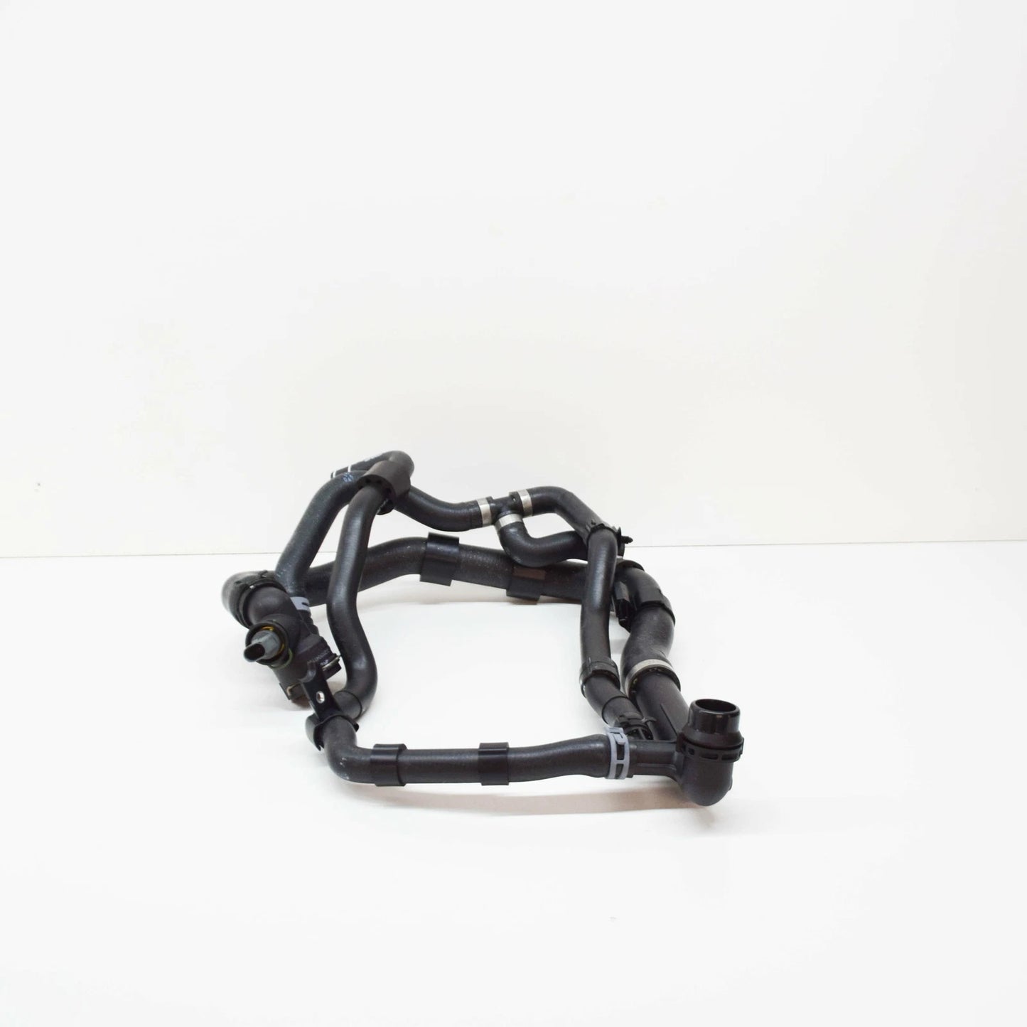 NEW VOLKSWAGEN BEETLE A5 LOWER RADIATOR HOSE 5K0122051P