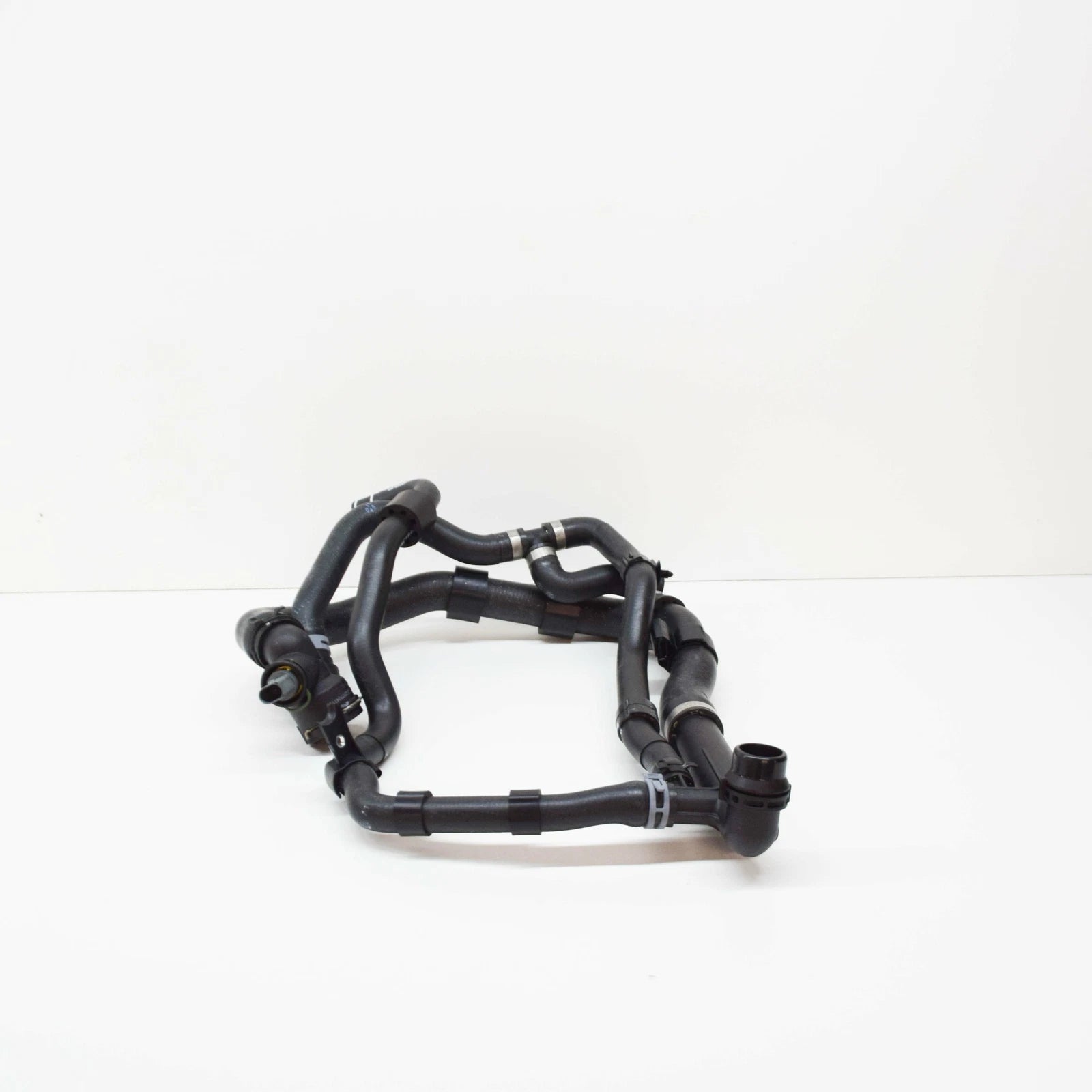 NEW VOLKSWAGEN BEETLE A5 LOWER RADIATOR HOSE 5K0122051P