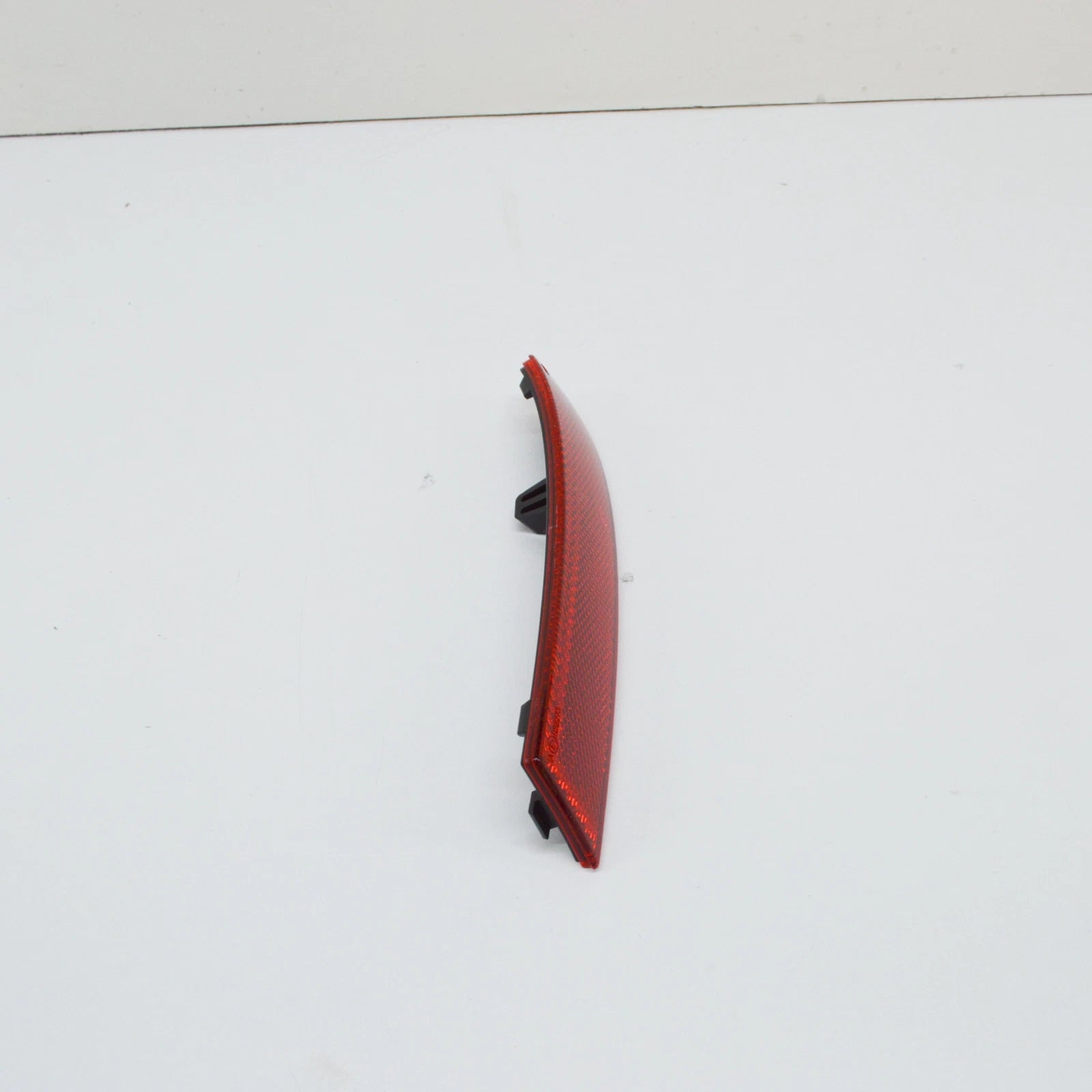 NEW VOLKSWAGEN PASSAT B6 REAR LIGHT REFLECTOR RIGHT 3C0945106A