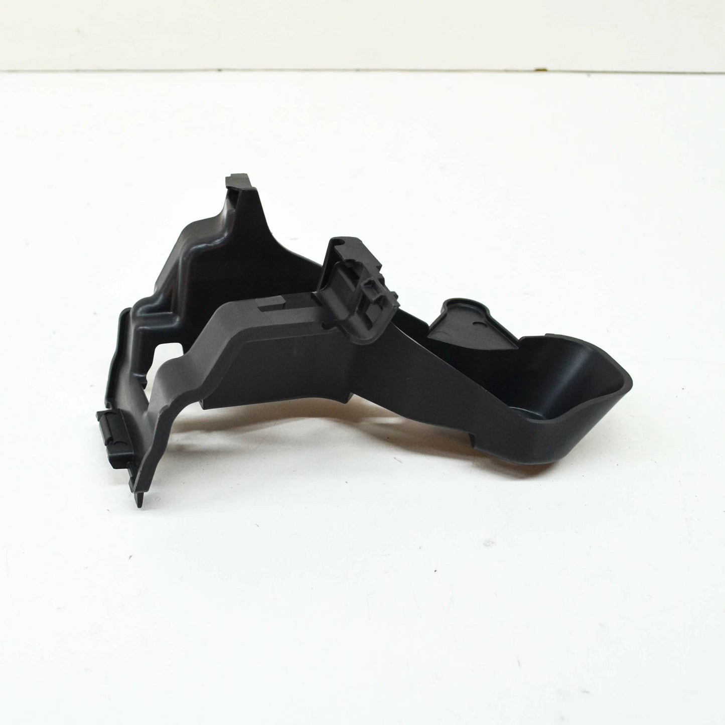 NEW MERCEDES-BENZ C W205 REAR BUMPER RIGHT BRACKET A2058850414