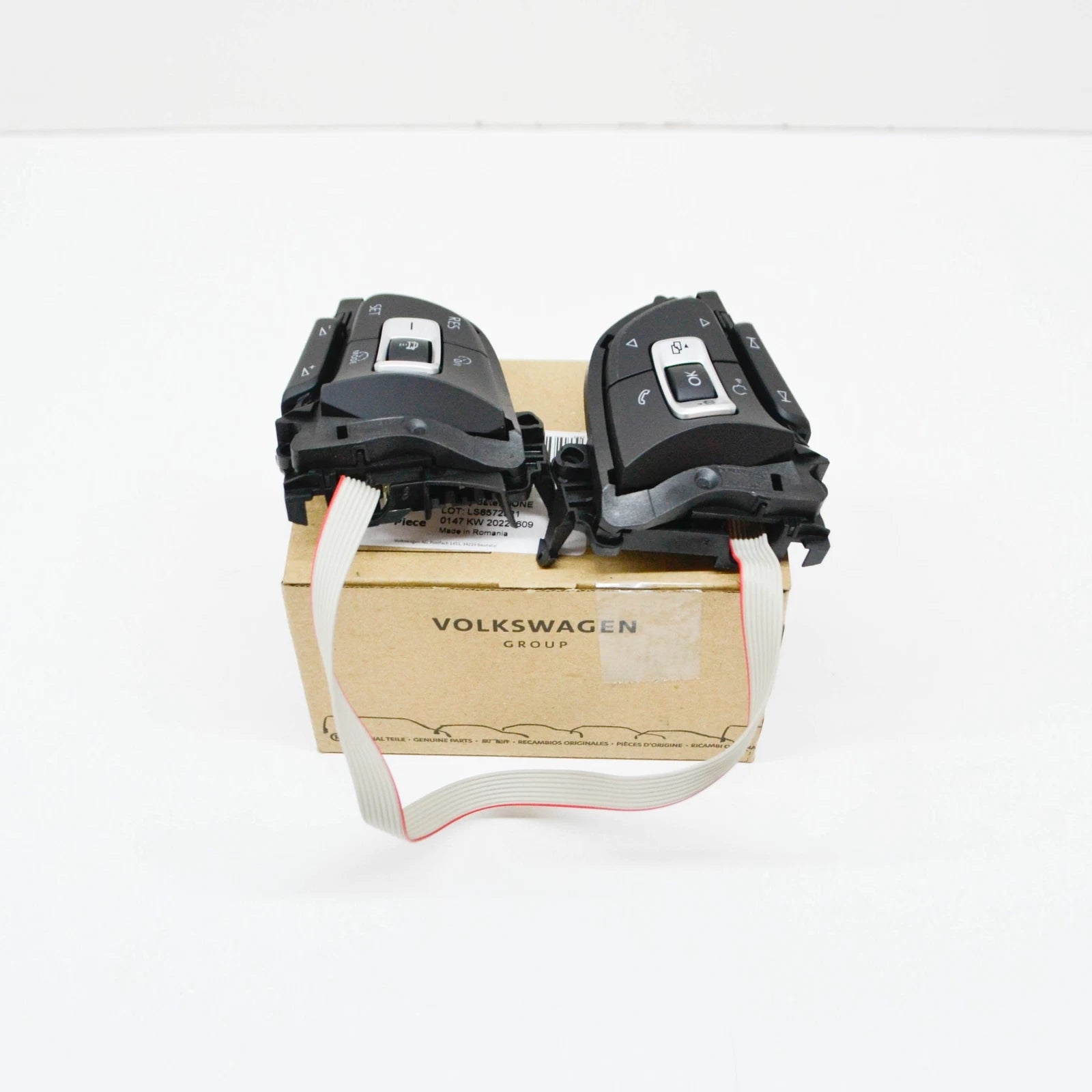 NEW VOLKSWAGEN PASSAT B8 3G STEERING WHEEL SWITCHES 5G0959442KICX ORIGINAL