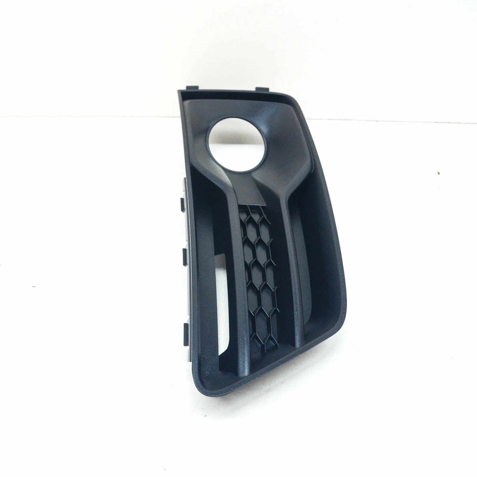 NEW AUDI A4 AVANT B9 FRONT RIGHT BUMPER UPPER GRILLE 8W0807682Q9B9