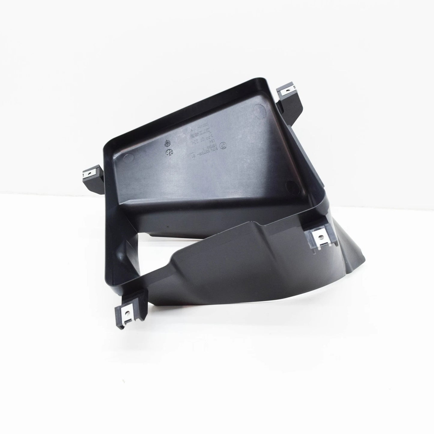 NEW BMW X6 F16 RIGHT RADIATOR AIR DUCT 51748057306 ORIGINAL