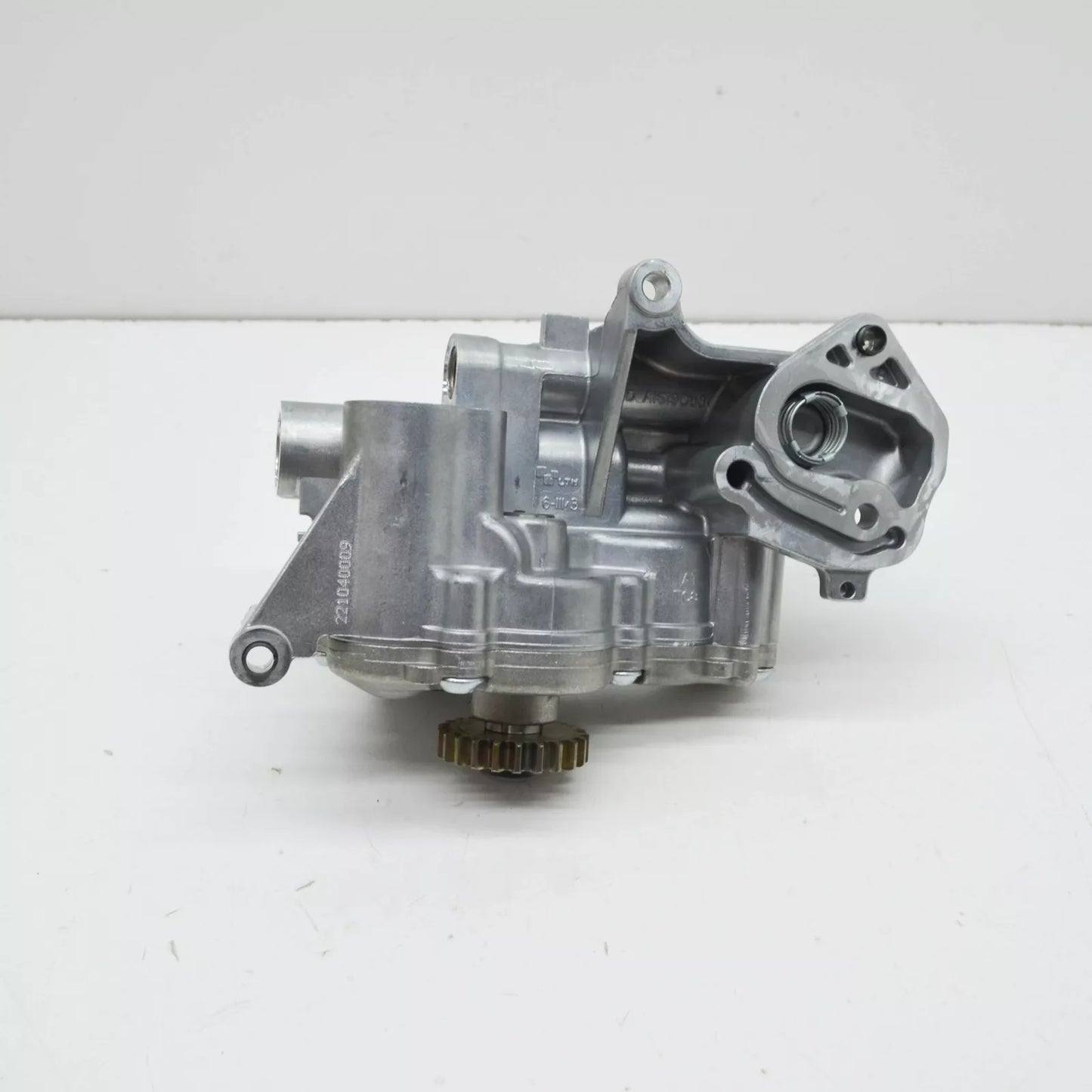NEW VOLKSWAGEN TIGUAN MK1 ENGINE OIL PUMP 06J115105AG ORIGINAL