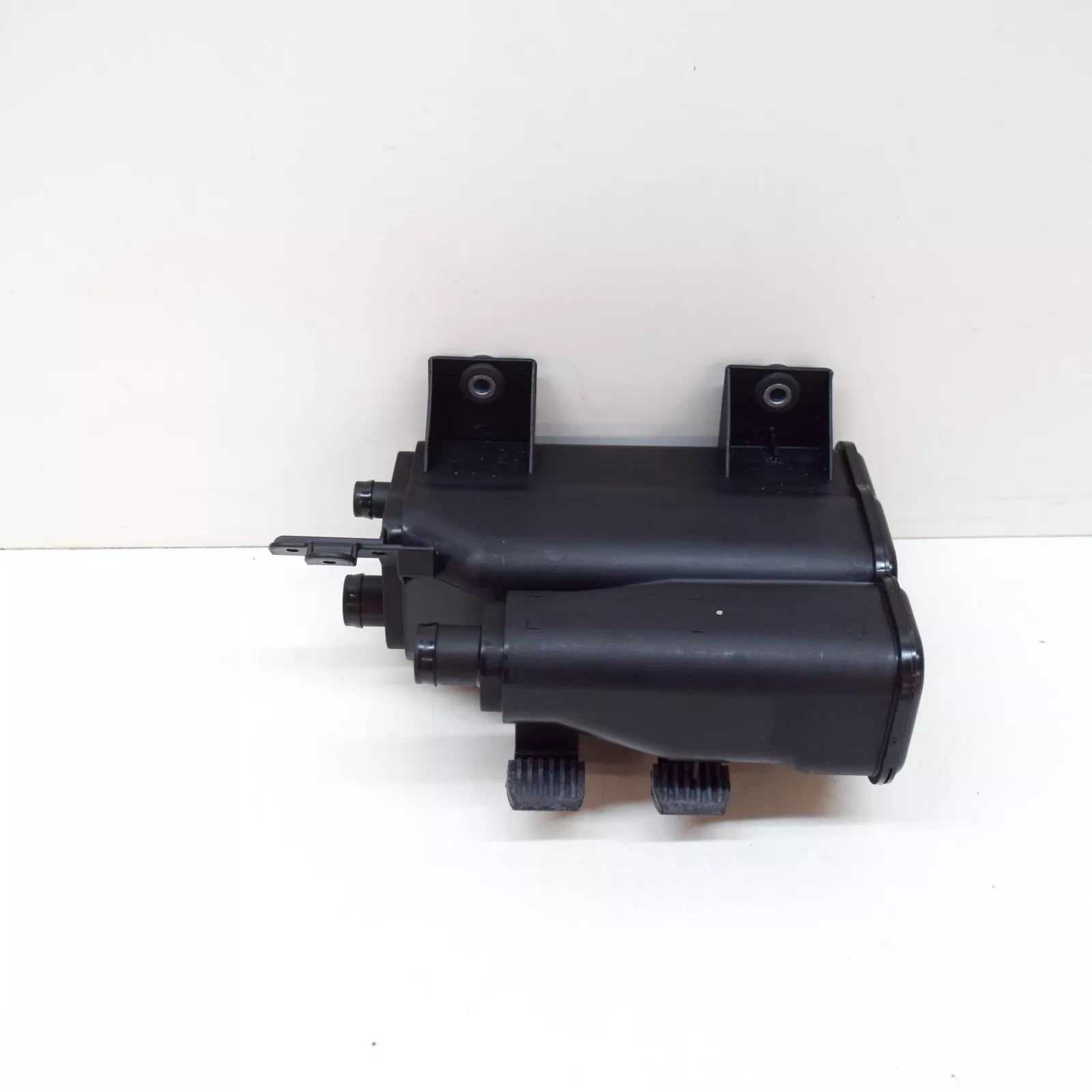 NEW BMW 5 E60 VAPOR CANISTER ACTIVATED CHARCOAL FILTER 16137162350 ORIGINAL