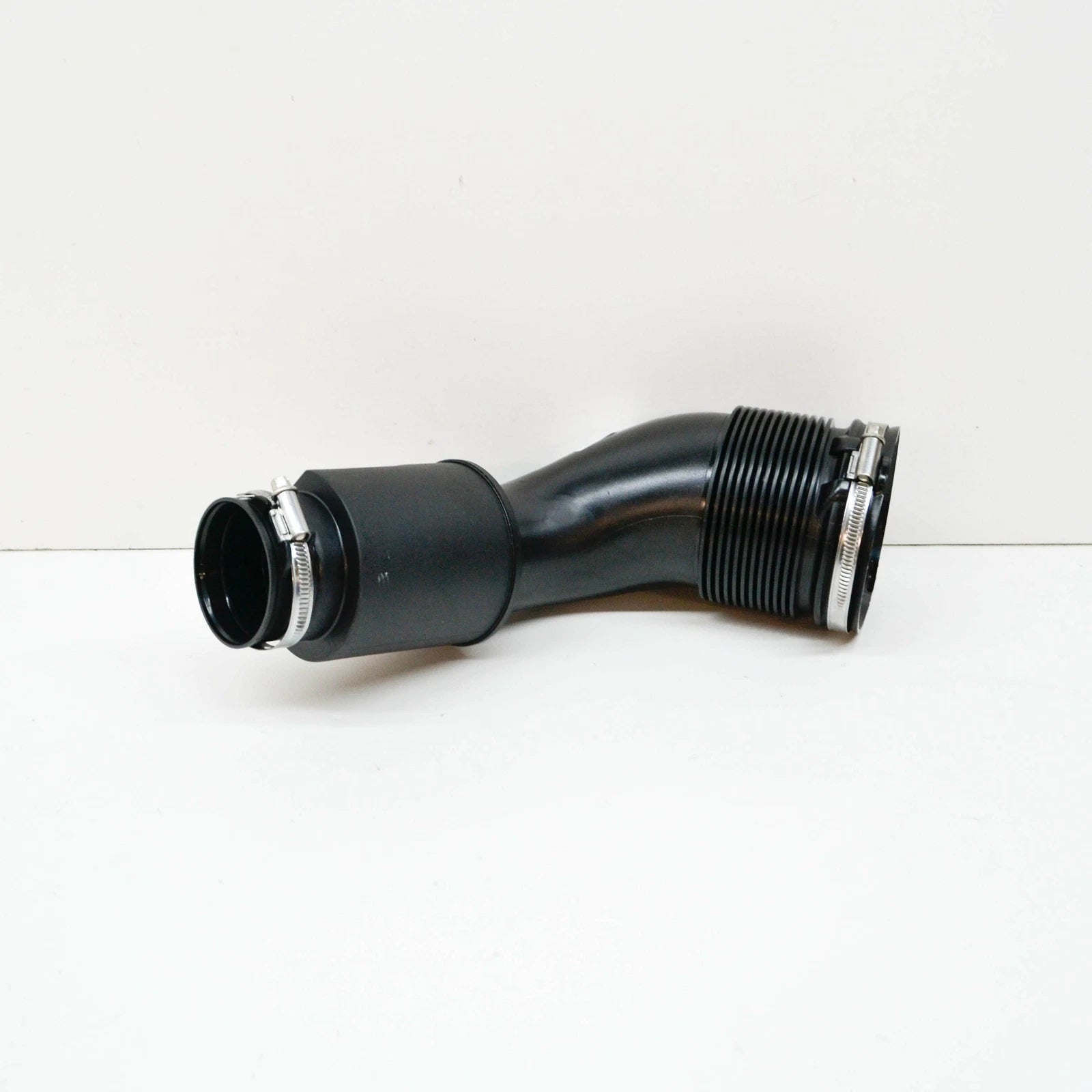 NEW AUDI A8 D4 LEFT REAR AIR INTAKE PIPE 4H0129615E