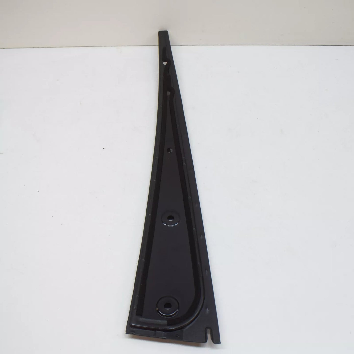 NEW MERCEDES-BENZ SL R230 RIGHT C-PILLAR COVERING SUPPORT A2307900404 ORIGINAL