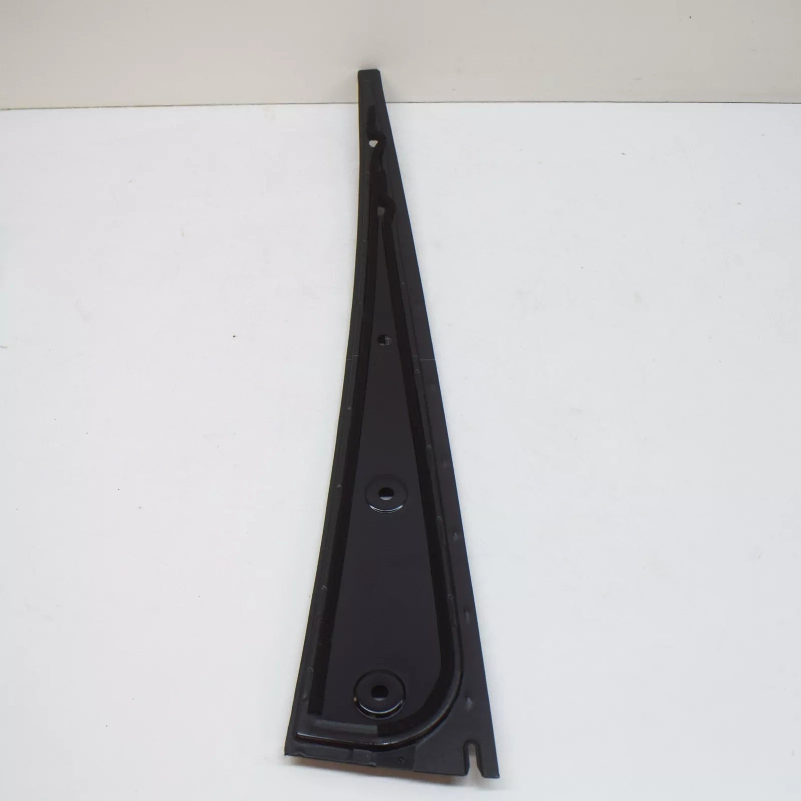 NEW MERCEDES-BENZ SL R230 RIGHT C-PILLAR COVERING SUPPORT A2307900404 ORIGINAL