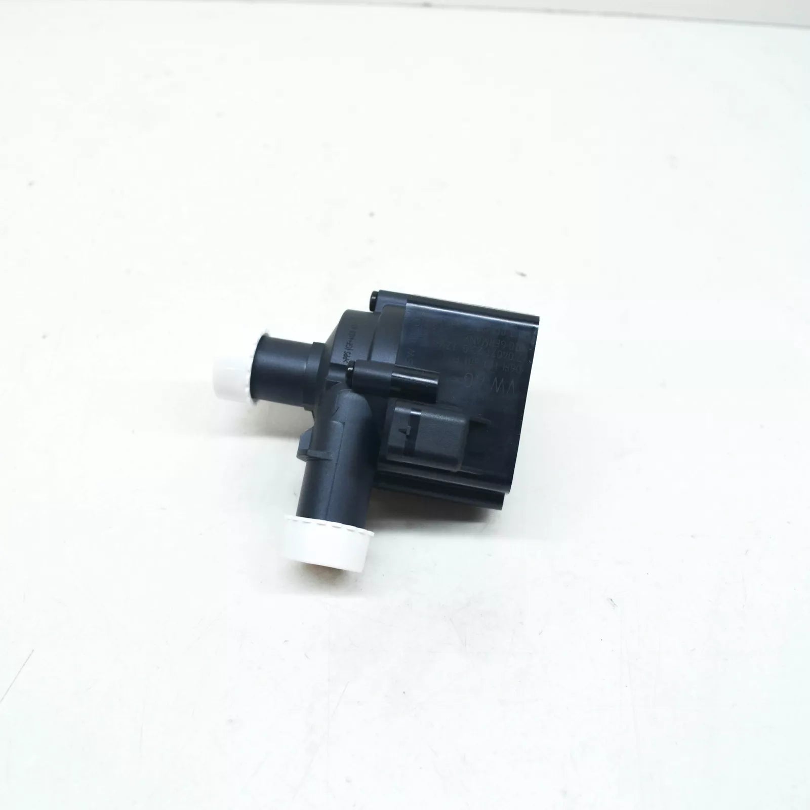 NEW AUDI A6 AVANT C7 ADDITIONAL WATER COOLANT PUMP 06H121601P ORIGINAL