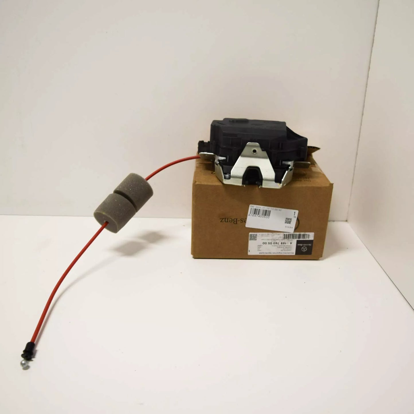 NEW MERCEDES BENZ M W164 REAR TAILGATE BOOT LID LOCK A1647400500 ORIGINAL