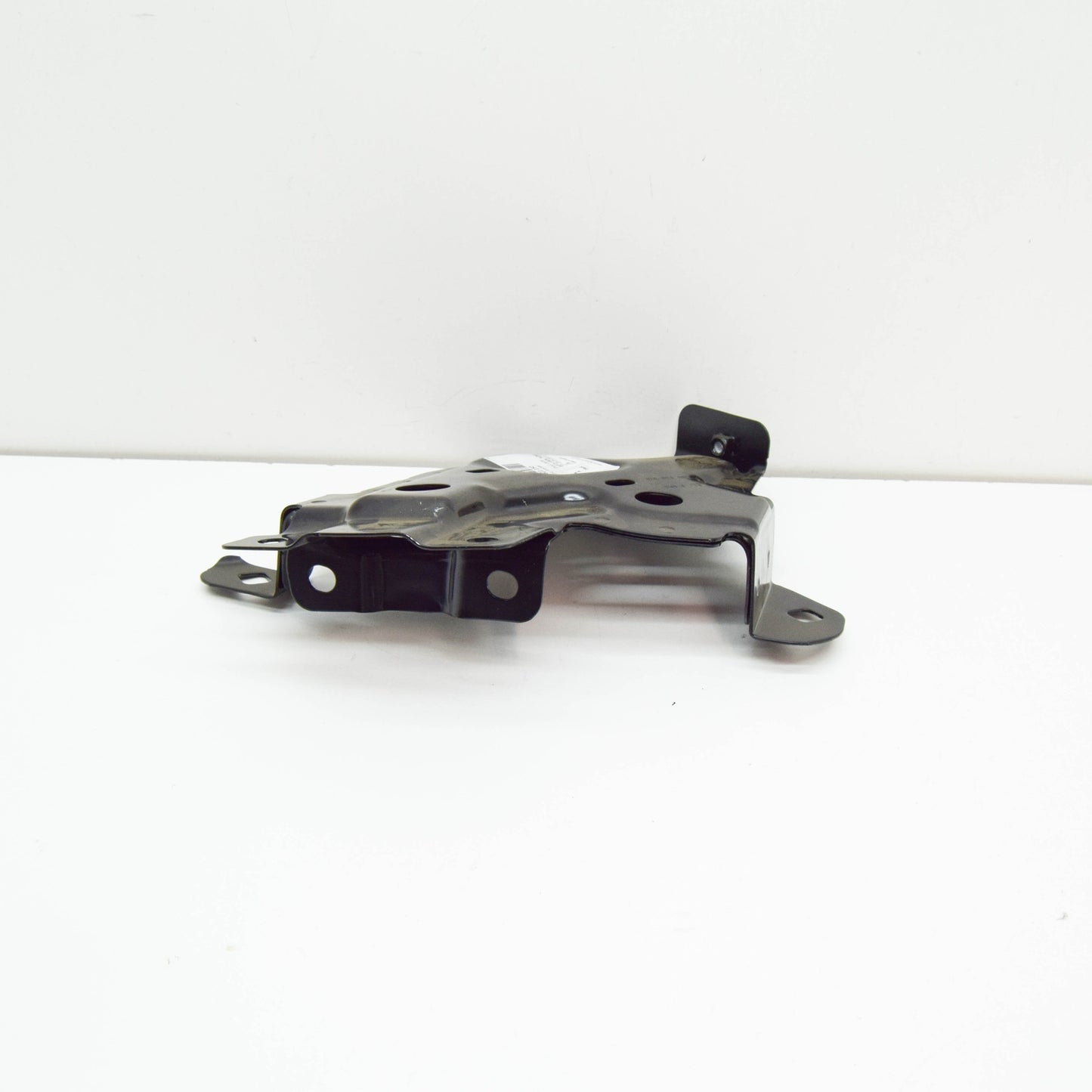 NEW AUDI E-TRON GEN FRONT RIGHT FENDER BRACKET 4KE821150 ORIGINAL