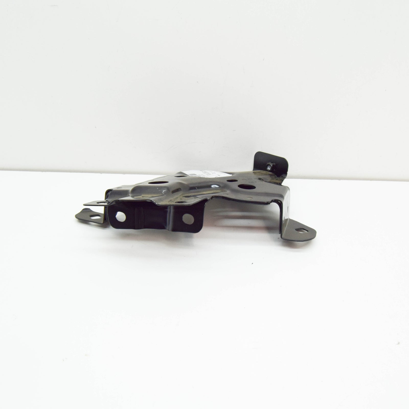 NEW AUDI E-TRON GEN FRONT RIGHT FENDER BRACKET 4KE821150 ORIGINAL