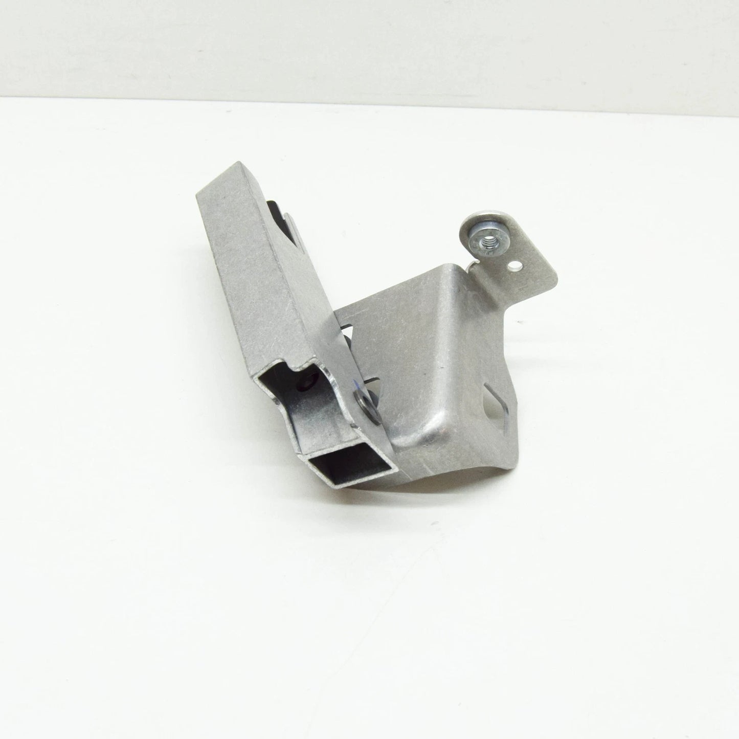 NEW MERCEDES-BENZ AMG GT X290 FRONT RIGHT BUMPER BRACKET A2906200200 ORIGINAL