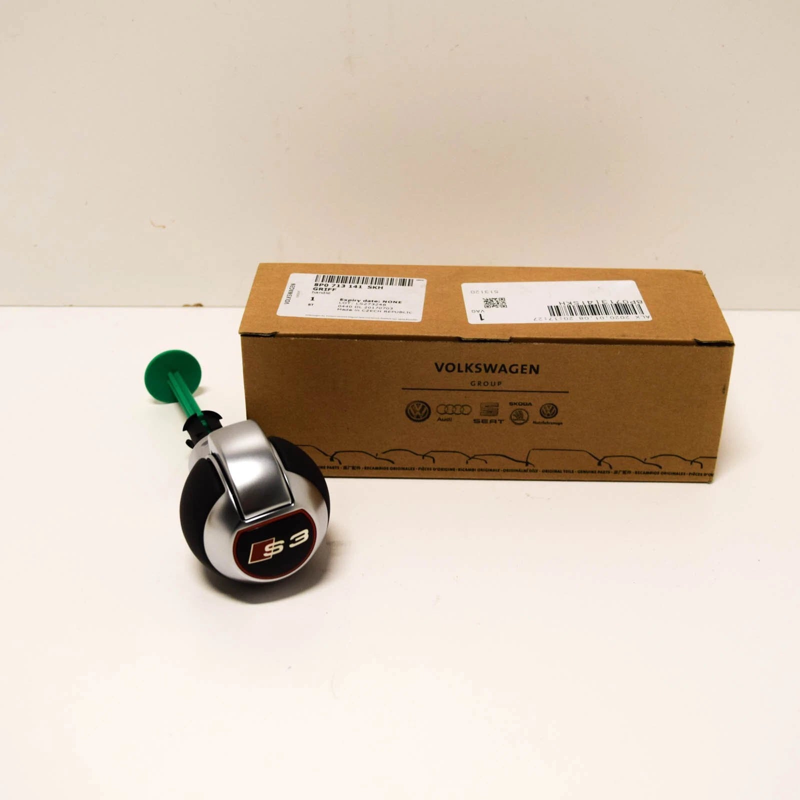 NEW AUDI A3 S3 8P S-TRONIC GEAR SHIFT KNOB 8P0713141SKH ORIGINAL