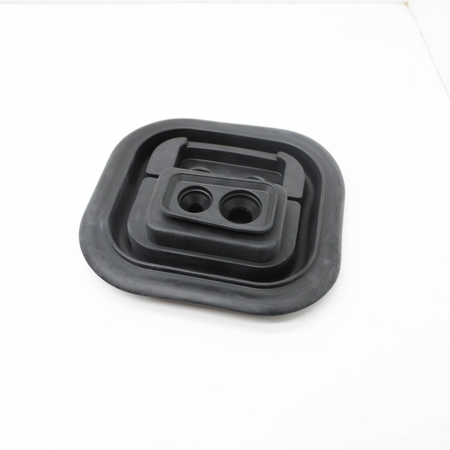 NEW MB GLA H247 BUSHING TO FIREWALL FEED-THROUGH GROMMET A2479980001 ORIGINAL