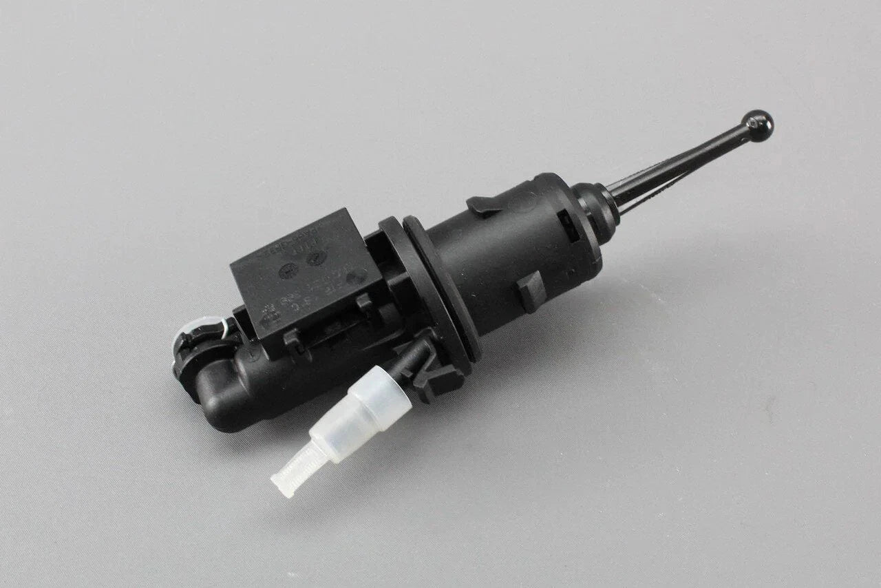 NEW VOLKSWAGEN JETTA 5C6 A6 MK6 CLUTCH MASTER CYLINDER 1K0721388AF ORIGINAL