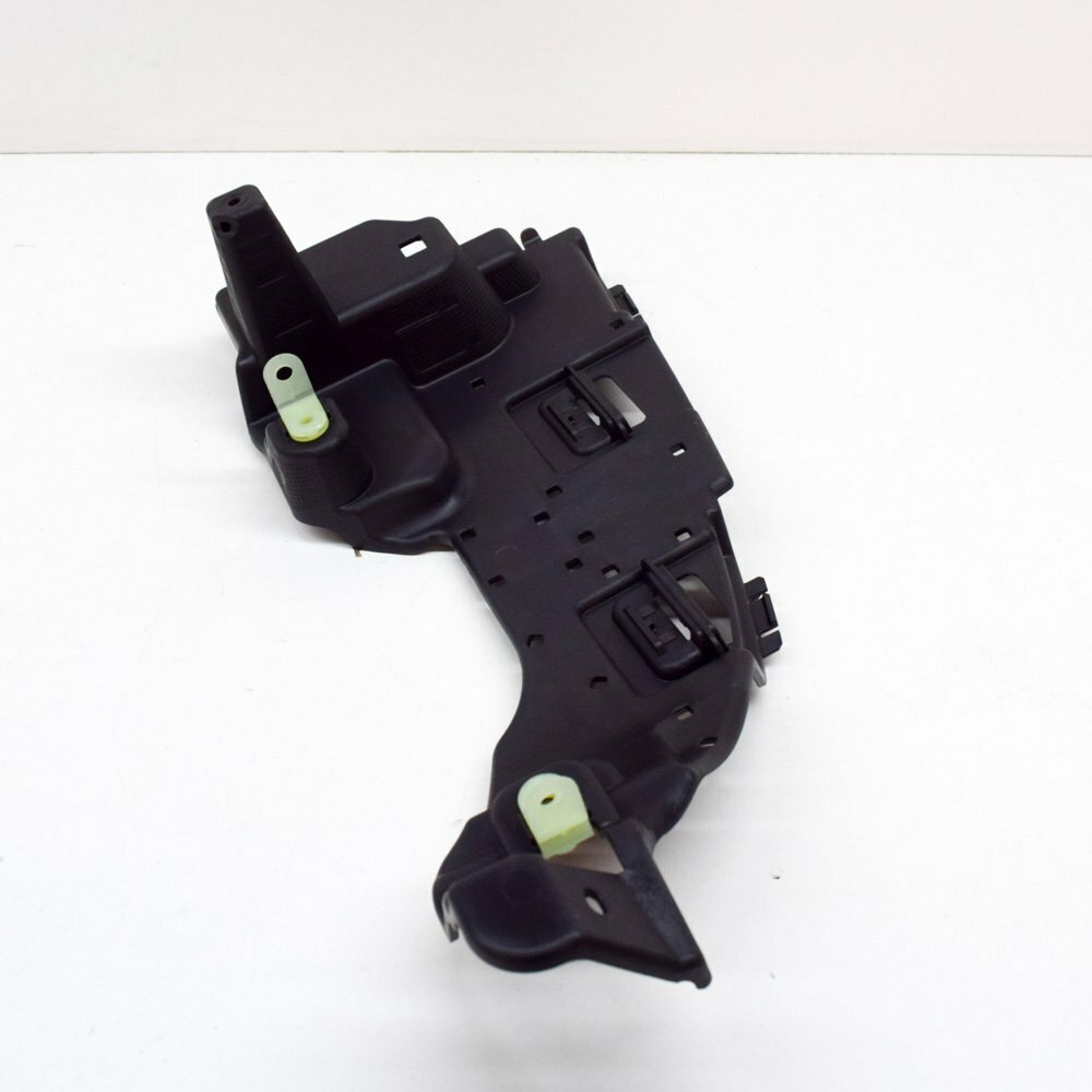 NEW MERCEDES-BENZ C W205 REAR RIGHT TAILPIPE TRIM HOLDER A2058855603 ORIGINAL