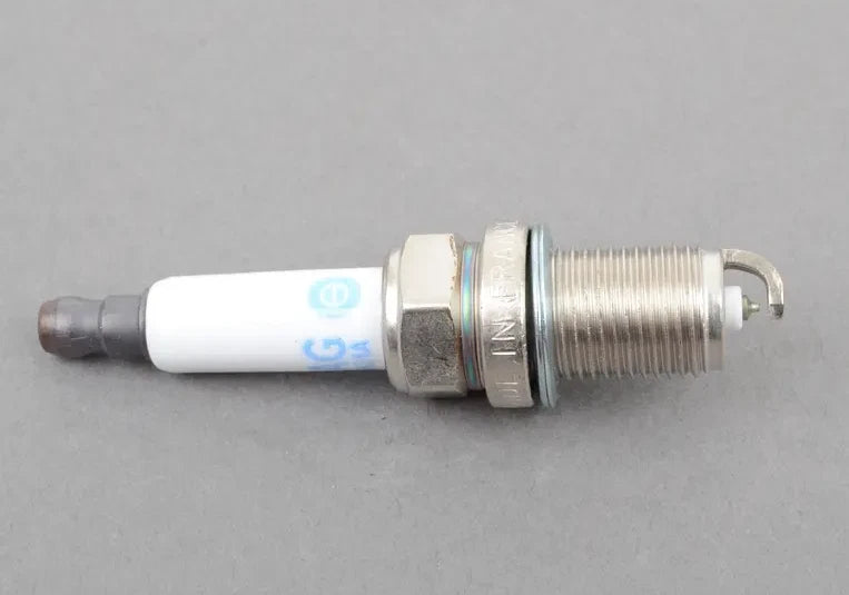 NEW VOLKSWAGEN EOS SPARK PLUG 'LONGLIFE' 06H905621A ORIGINAL