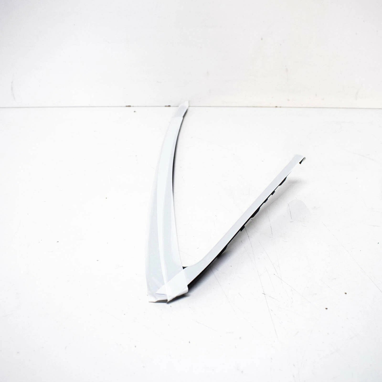 NEW AUDI A4 B9 RIGHT QUARTER PANEL REVEAL MOLDING 8W5853346AT94 ORIGINAL