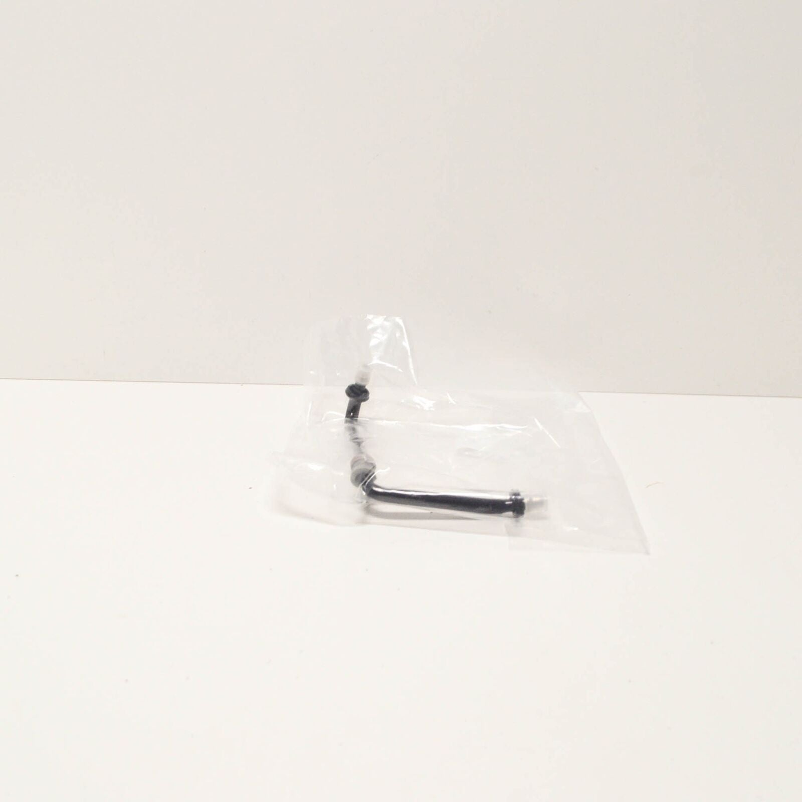 NEW MERCEDES-BENZ E-CLASS W212 OIL COOLER LINE A2125000572 ORIGINAL