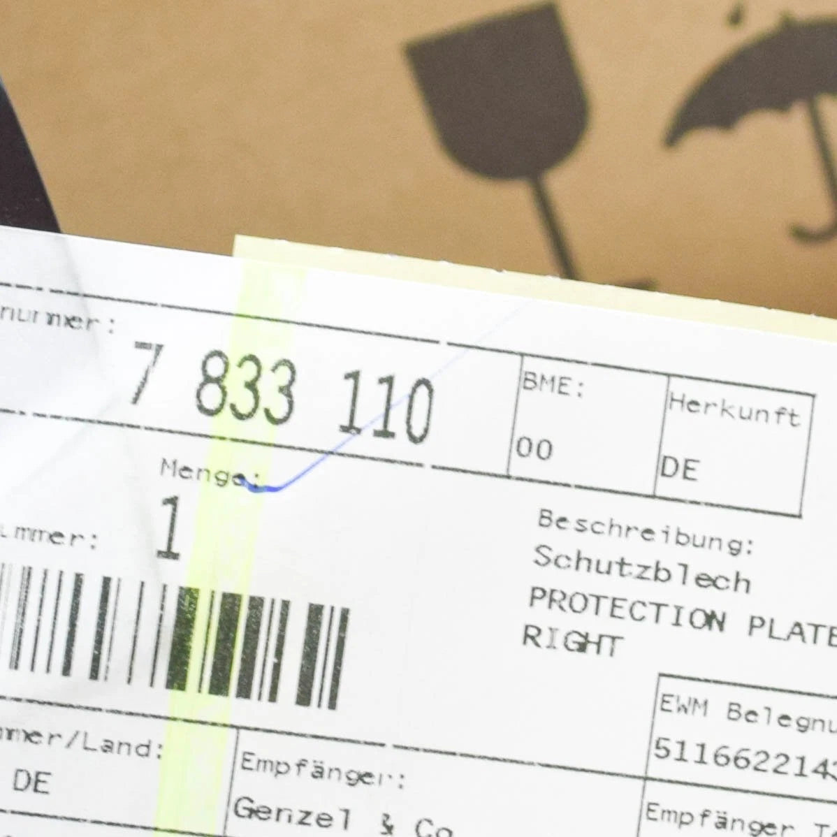 NEW BMW Z4 E85 FRONT RIGHT WHEEL BRAKE DISC PROTECTION PLATE 34117833110