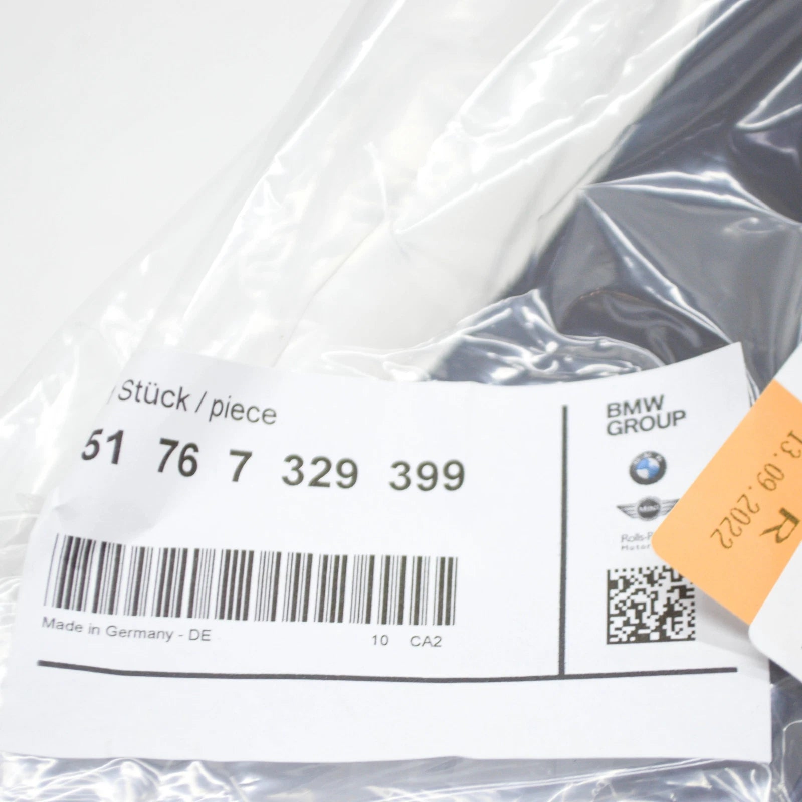 NEW BMW X1 F48 SIDE PANEL TOP LEFT SEAL 51767329399 ORIGINAL