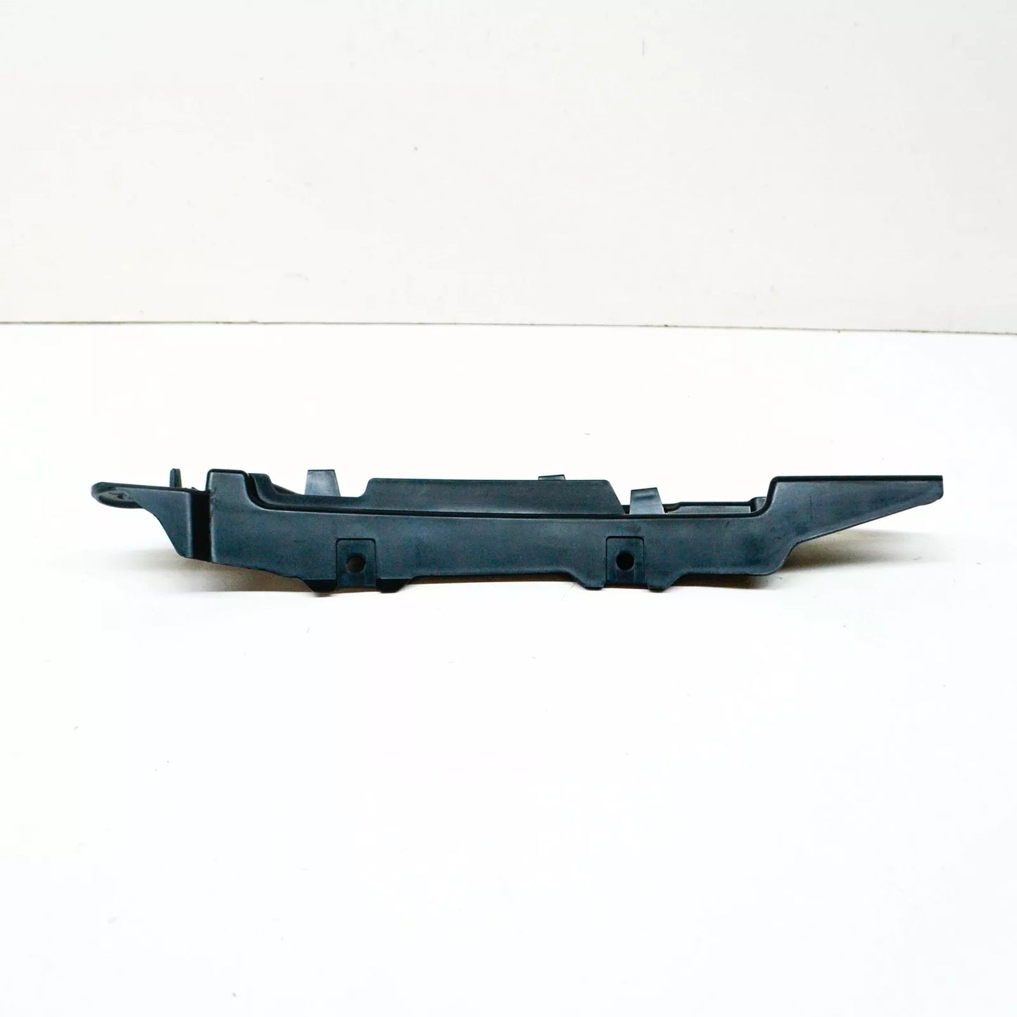 NEW BMW X5 G05 FRONT RIGHT BUMPER BRACKET HOLDER 51118076890 ORIGINAL