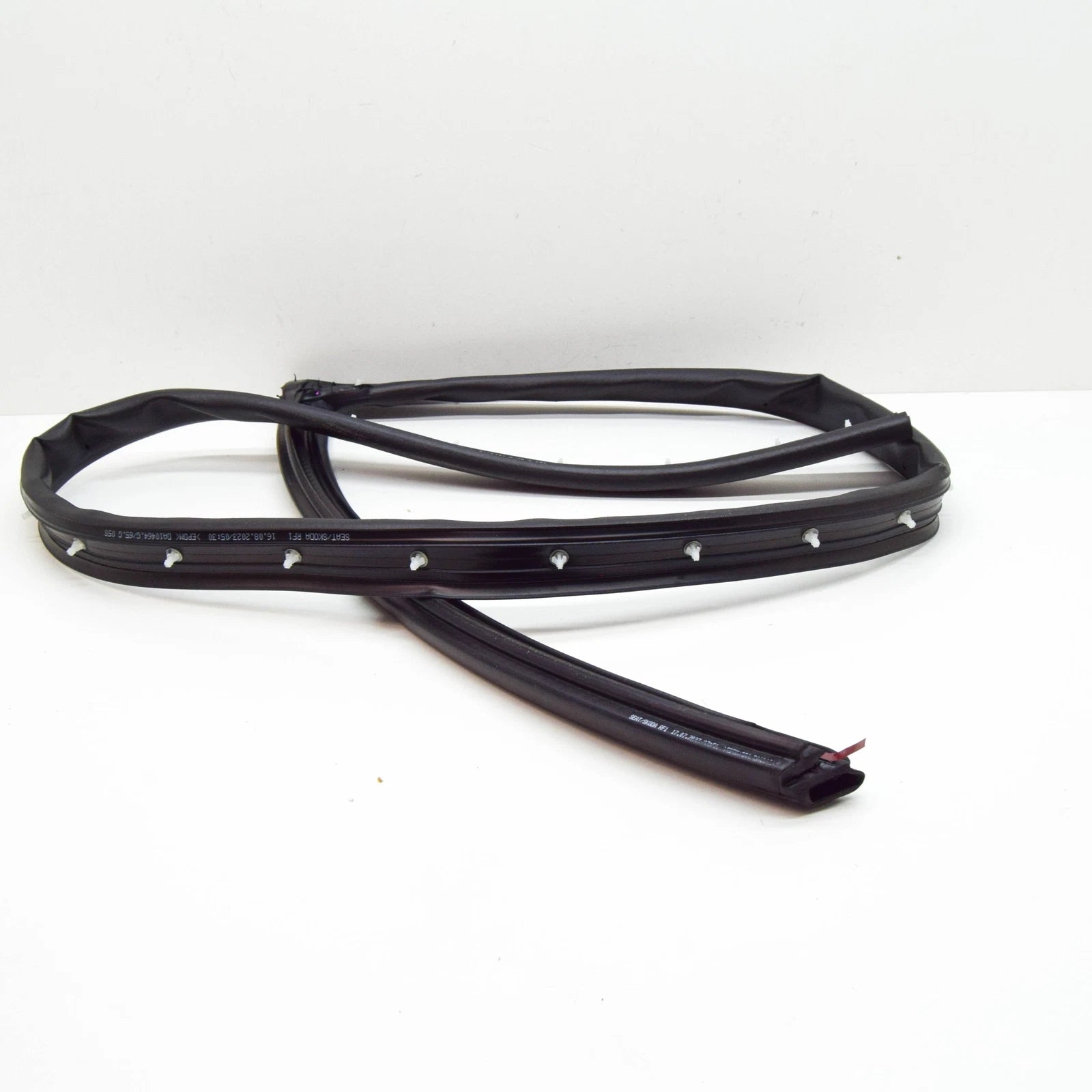 NEW SKODA KAROQ NU REAR RIGHT LOWER DOOR SEAL RUBBER 575839120C9B9 ORIGINAL