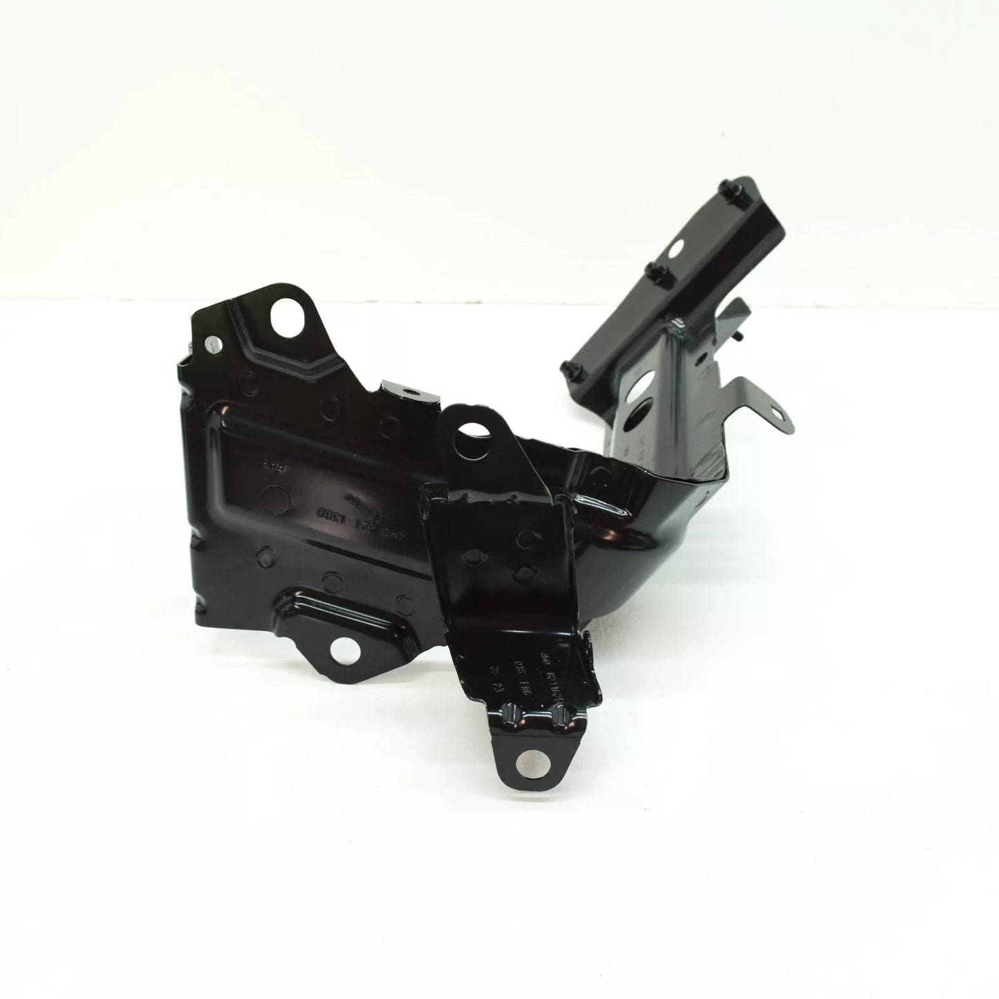 NEW AUDI Q7 4M FRONT RIGHT FENDER HOLDER BRACE 4M0821132F ORIGINAL