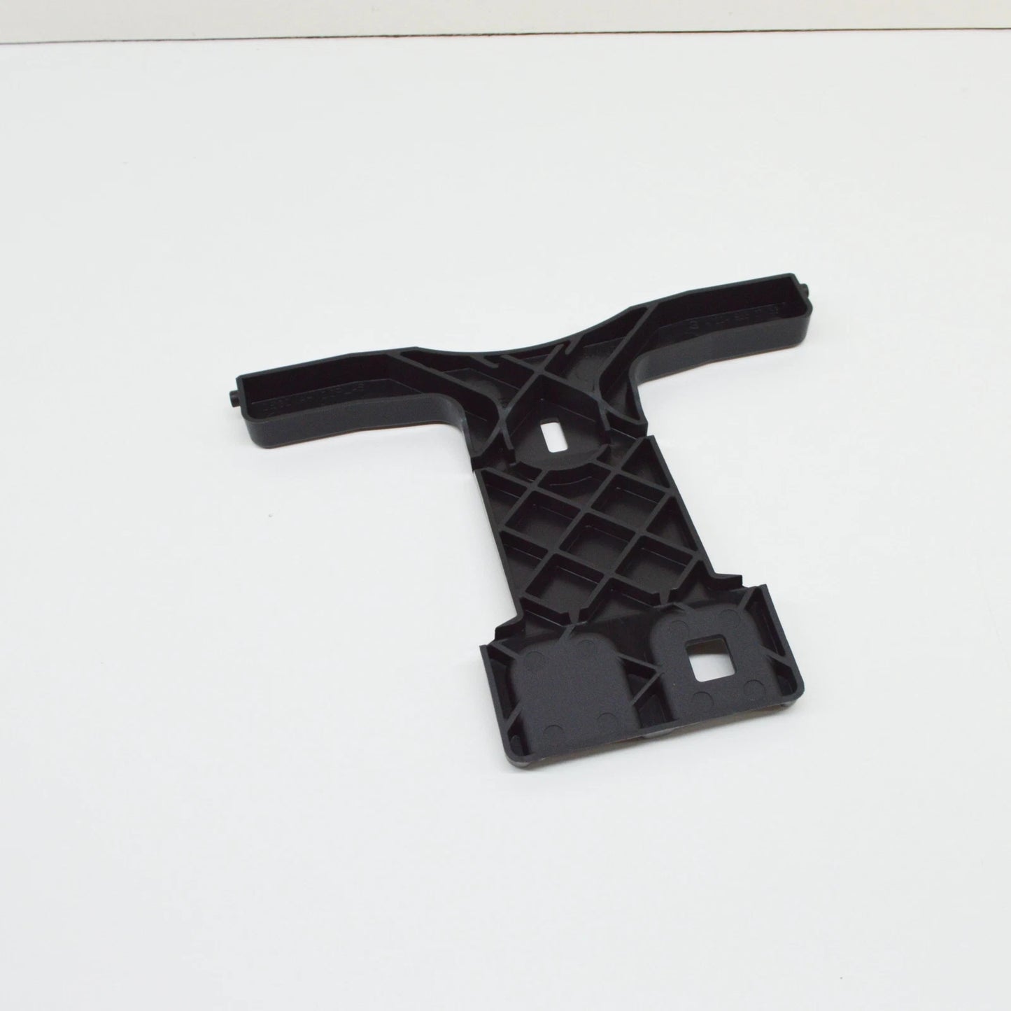 NEW MERCEDES-BENZ C W204 RADIATOR GRILLE SUPPORT A2048850736 ORIGINAL