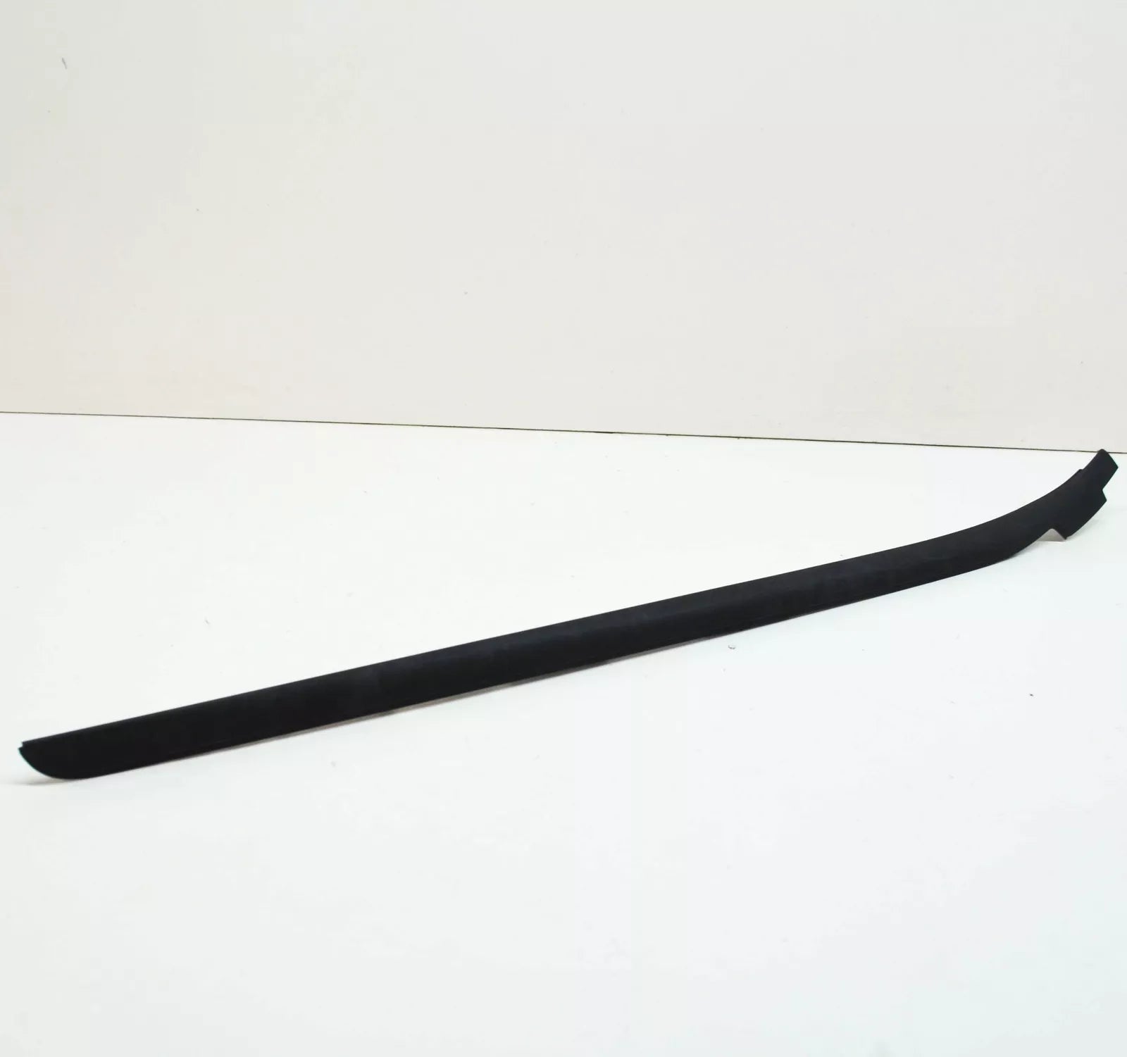 NEW BMW 4 CABRIO F33 FRONT WINDSHIELD RIGHT VERTICAL TRIM 51317296010 ORIGINAL