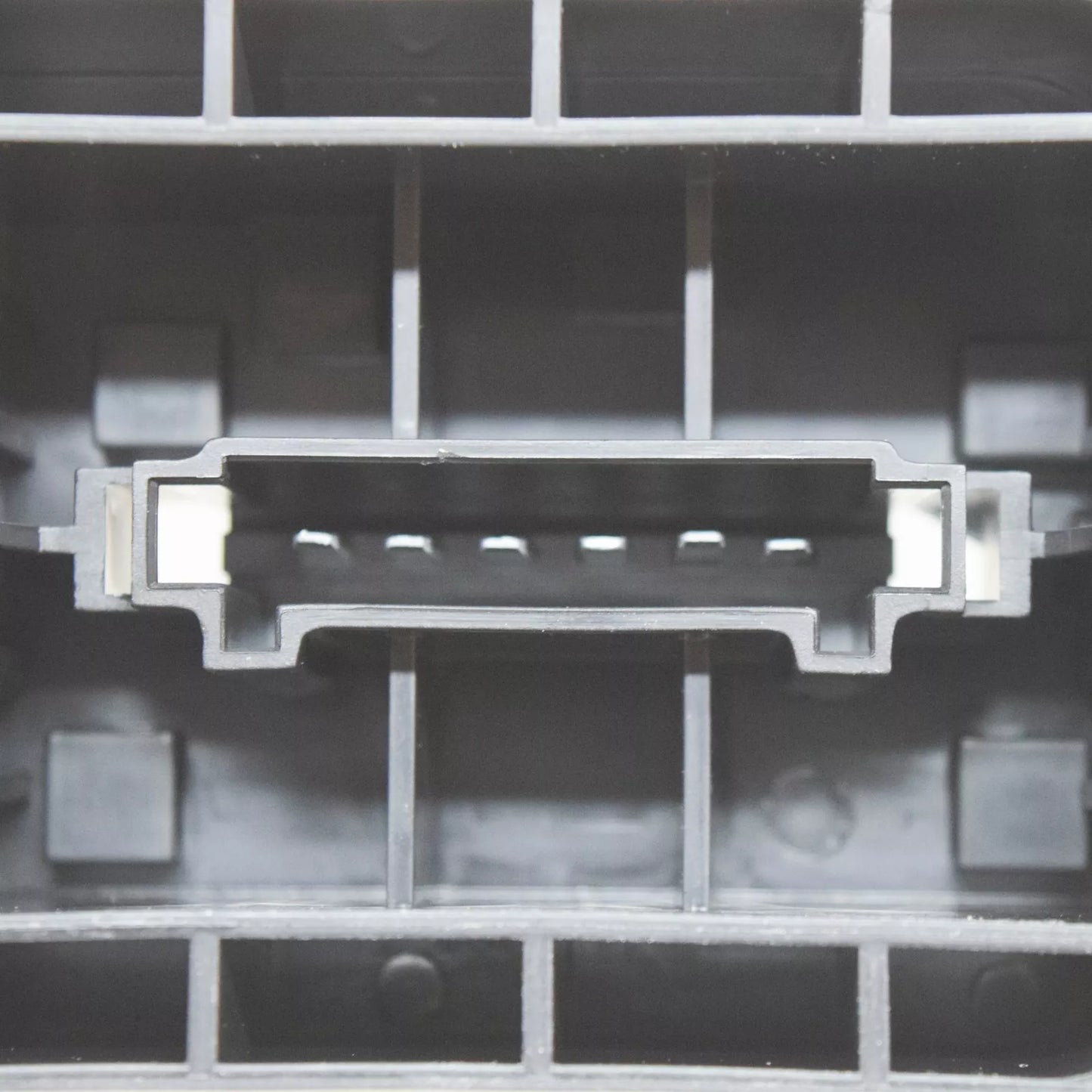 NEW MERCEDES BENZ SPRINTER 906 REAR LAMP BULB HOLDER A0008201377 ORIGINAL