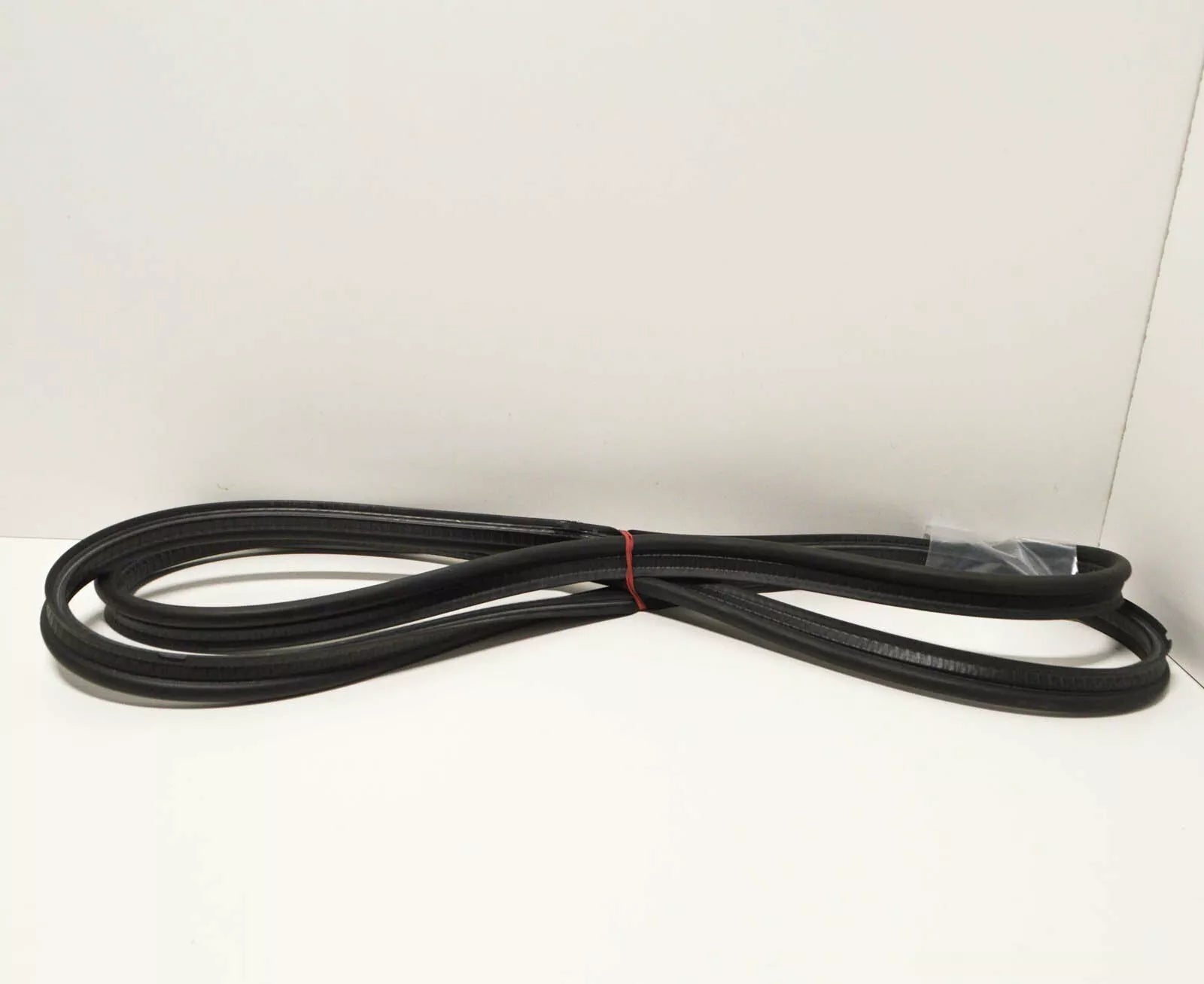 NEW MERCEDES-BENZ 190 W201 REAR TRUNK LID SEAL RUBBER A2017500098