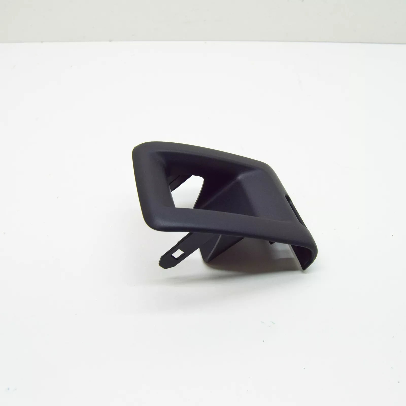 NEW CUPRA FORMENTOR REAR SEAT BACKREST LEFT LOCK TRIM 5G0885893B82V ORIGINAL