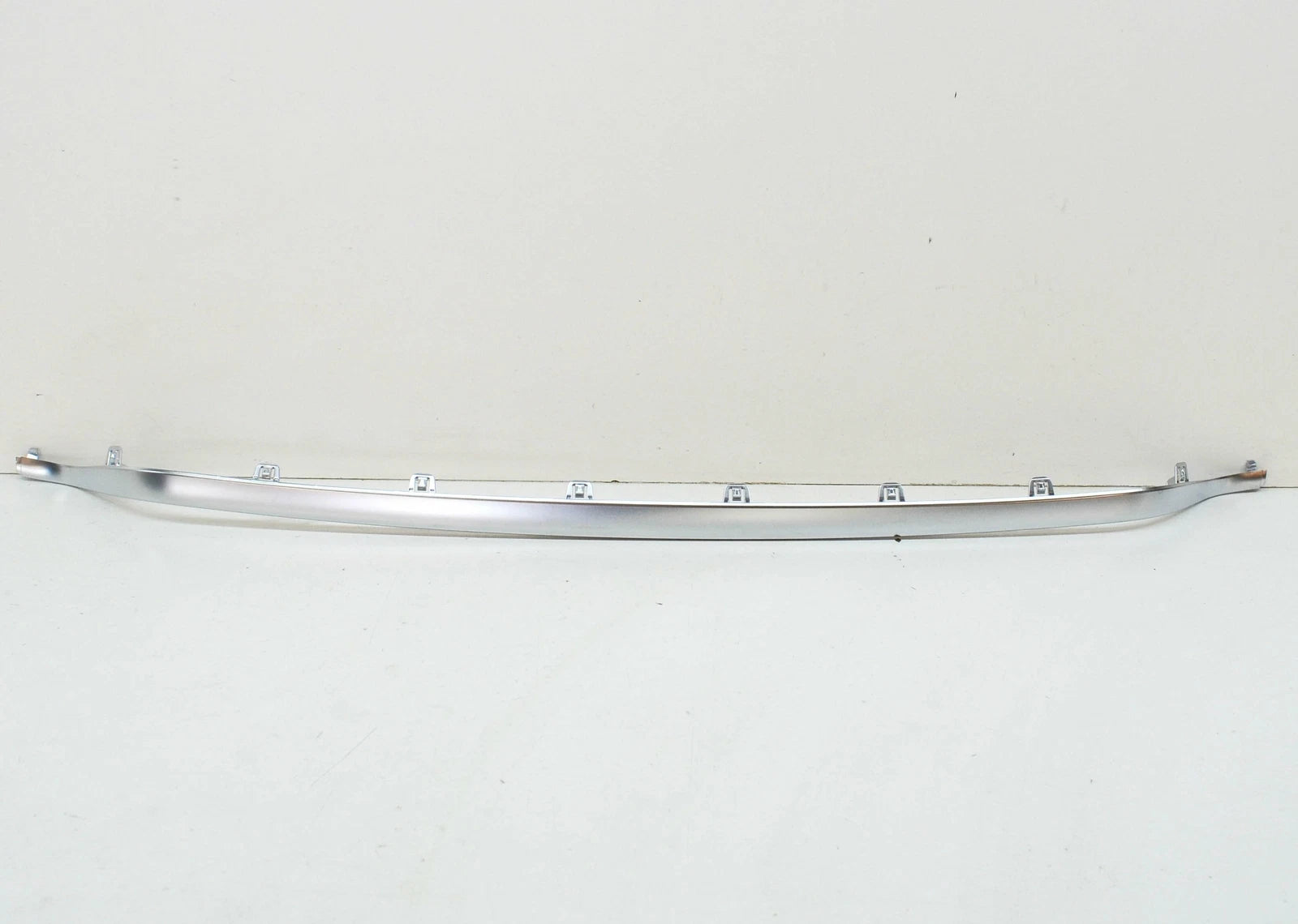 NEW MERCEDES-BENZ E W213 REAR BUMPER CENTER MOLDING TRIM A2138854601 ORIGINAL
