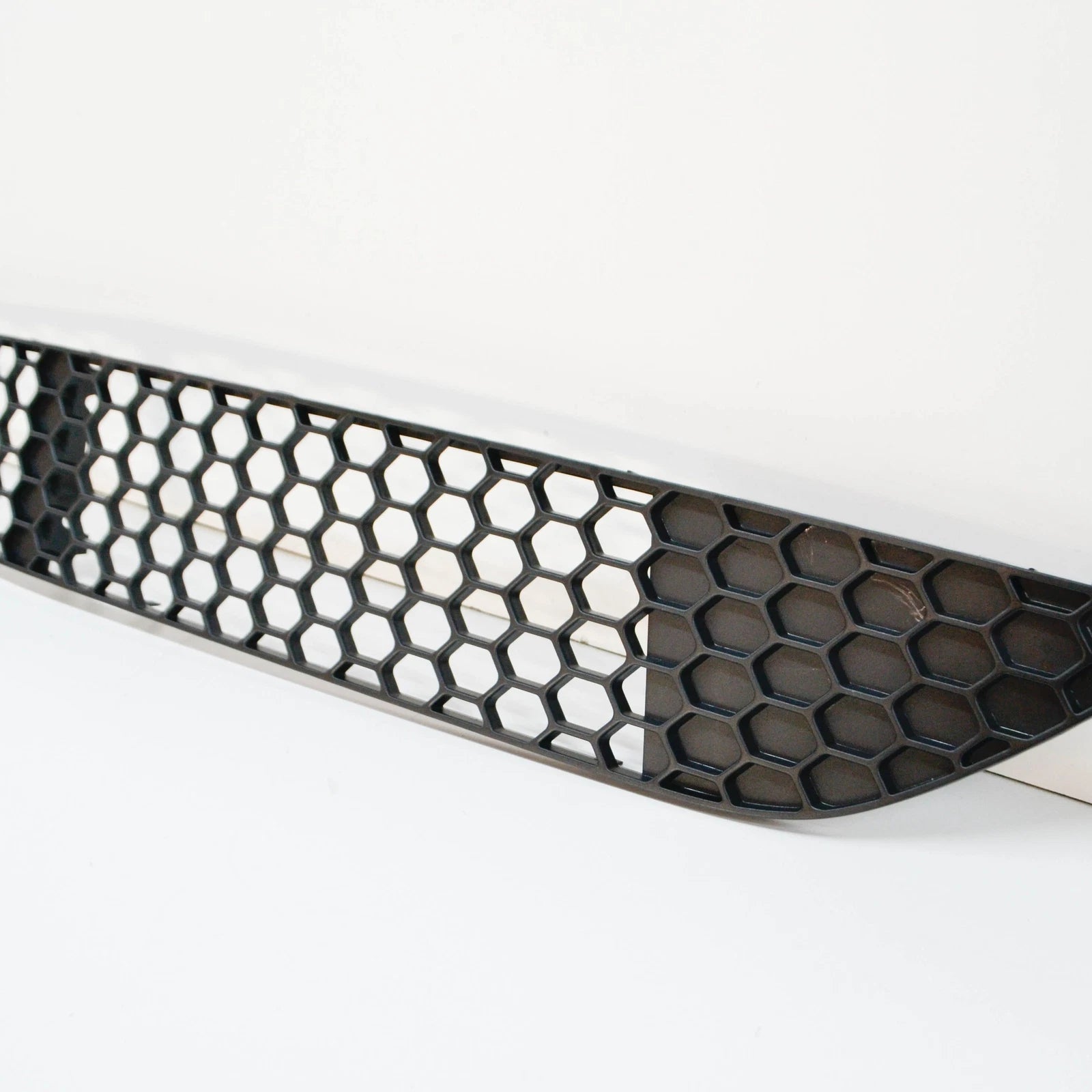 NEW MB S-CLASS W221 FRONT BUMPER AMG LOWER CENTER GRILLE A2218850053 ORIGINAL