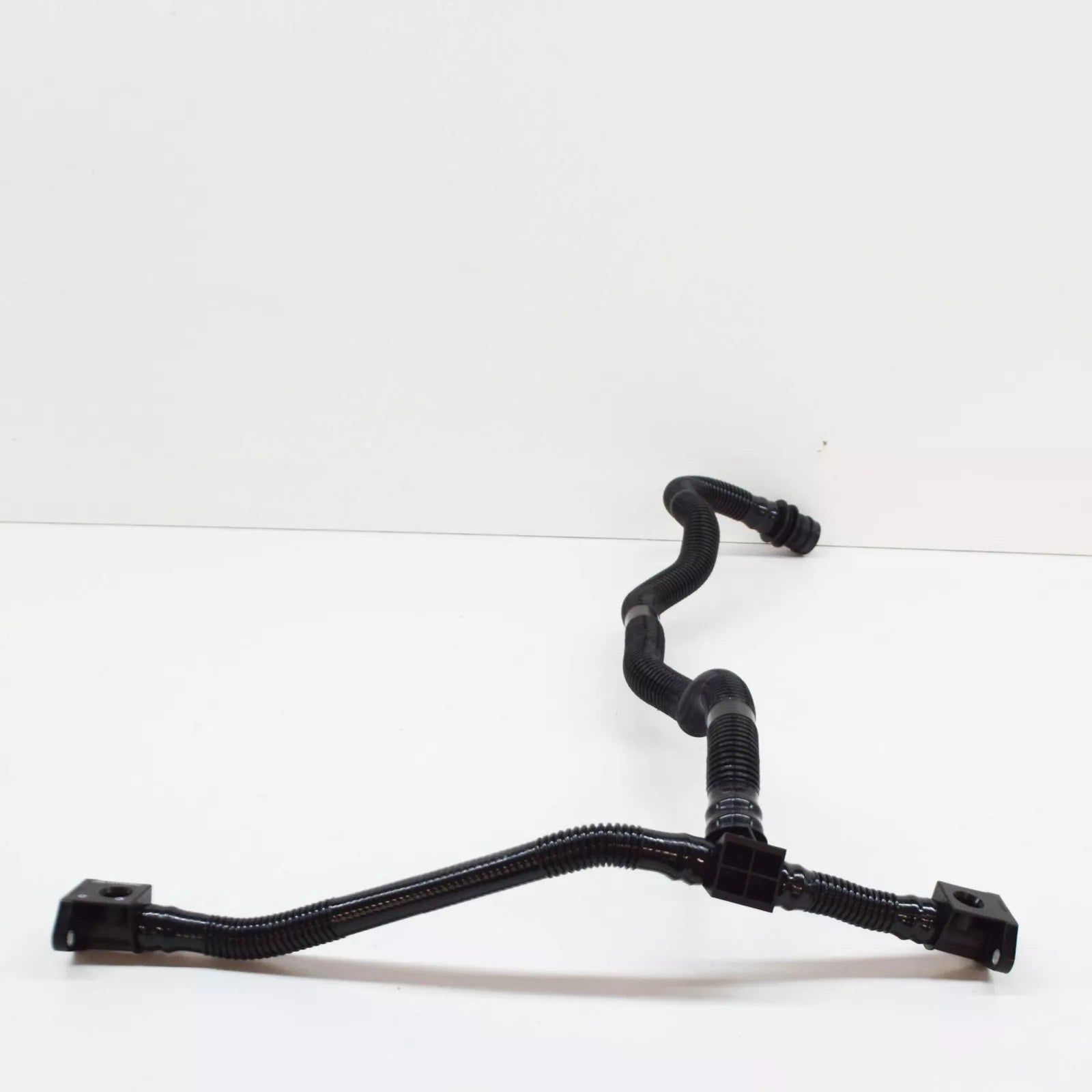 NEW AUDI A4 B8 SECONDARY AIR PUMP CONNECTING PIPE 06E131143AJ