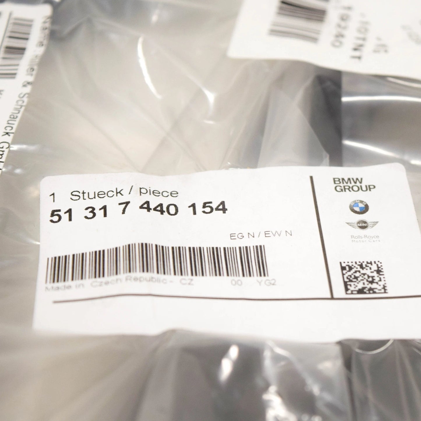 NEW BMW 1502 REAR WINDOW GLASS SEAL 51317440154 7440154 ORIGINAL