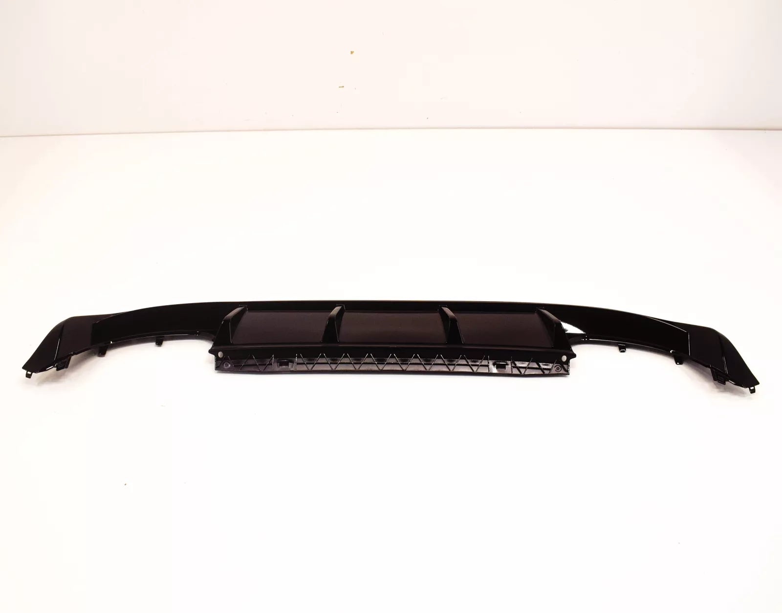 NEW VOLKSWAGEN GOLF MK7 REAR R BUMPER DIFFUSER 5G9807568P041 ORIGINAL